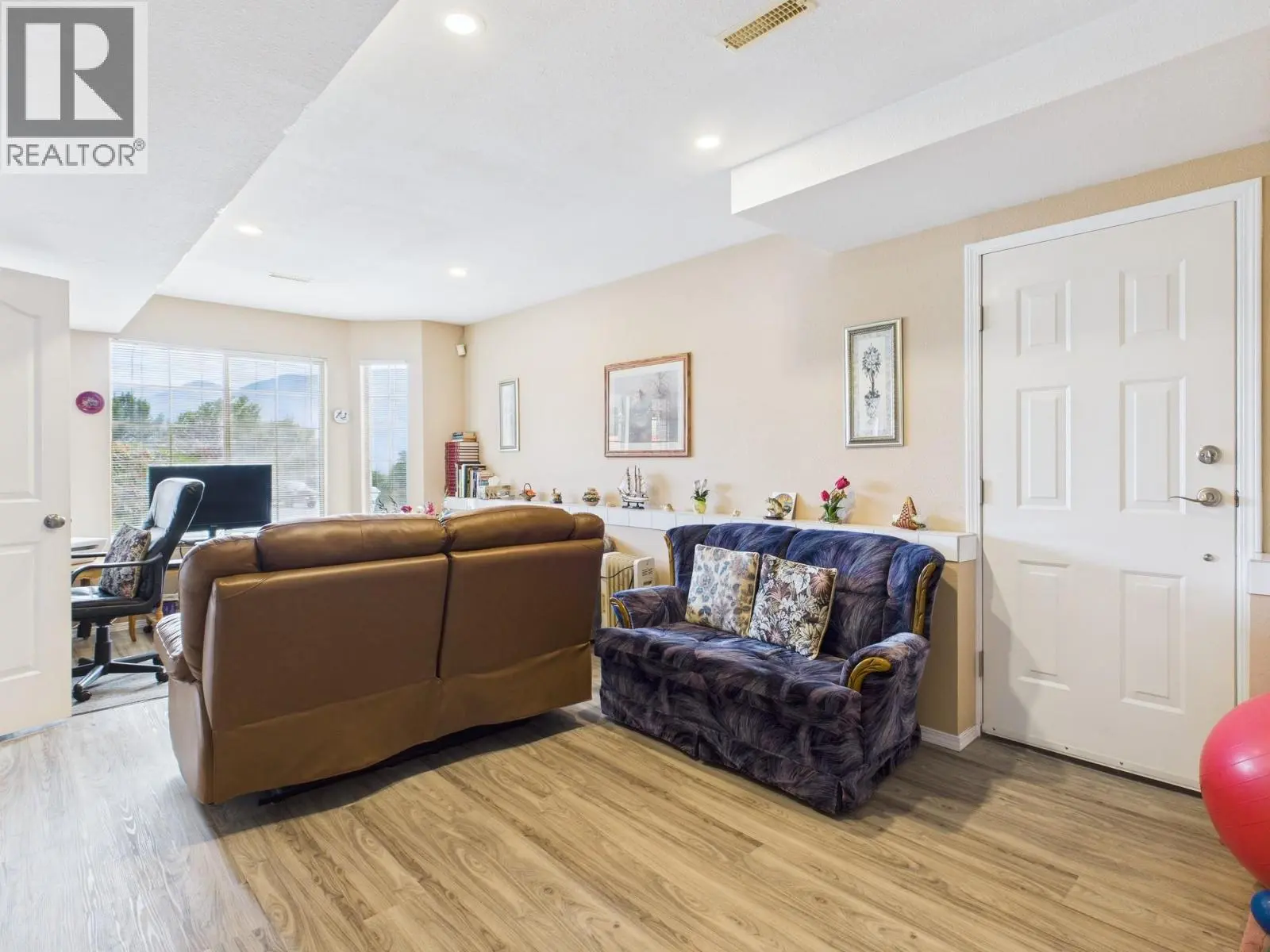 12102 Golf Course Drive. Osoyoos, British Columbia