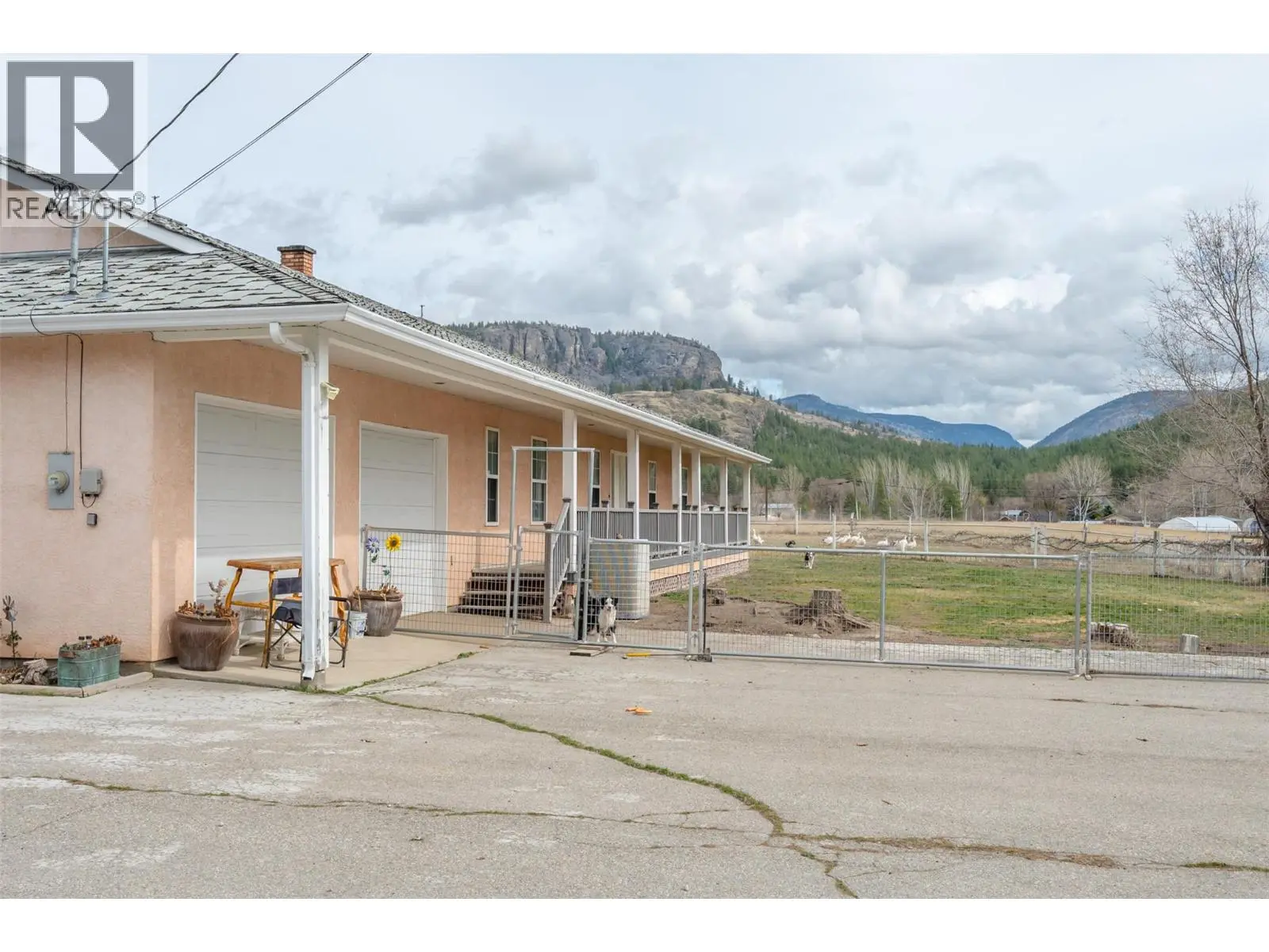 351 Jones Way Road. Oliver, British Columbia