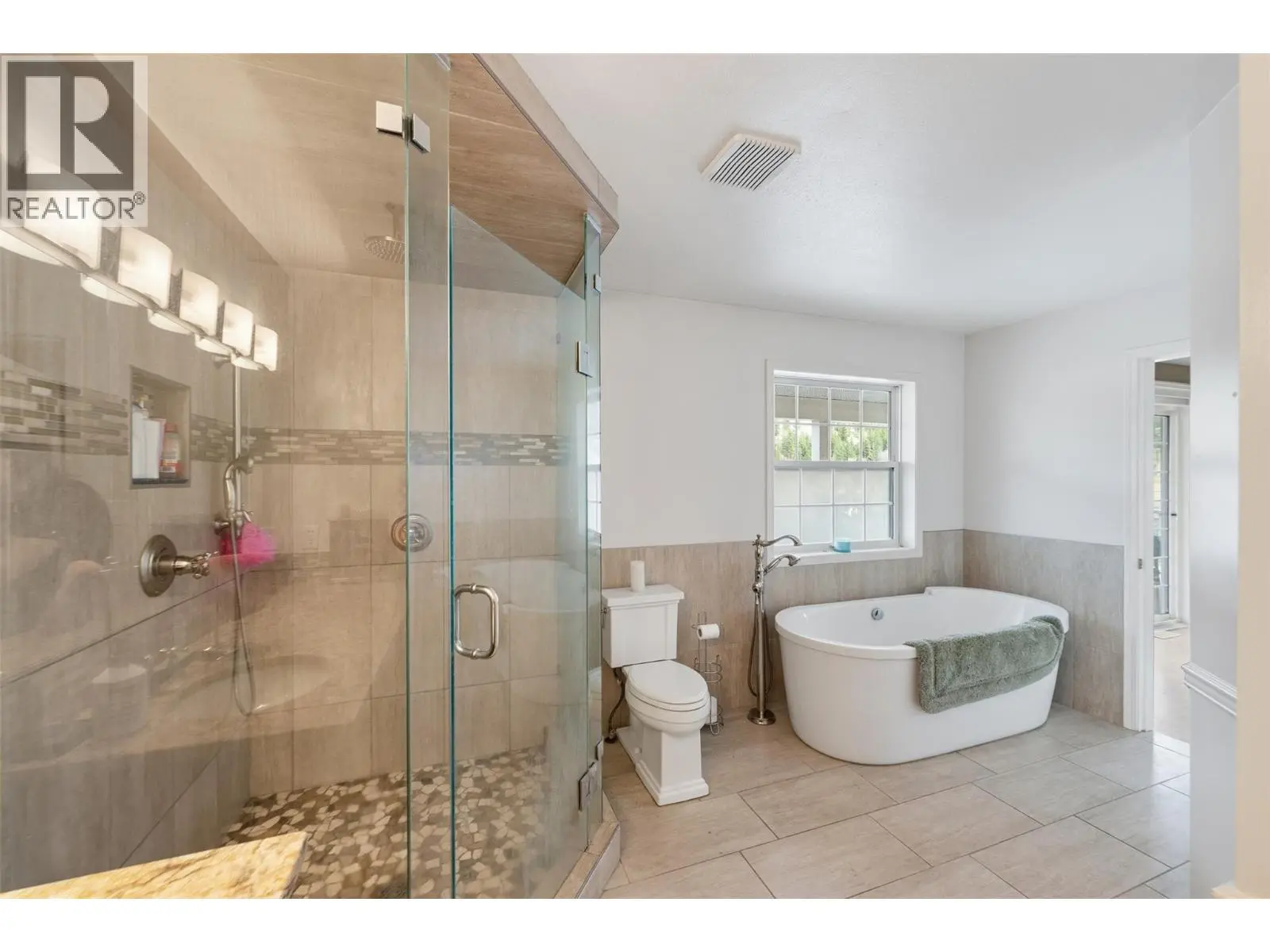 351 Jones Way Road. Oliver, British Columbia