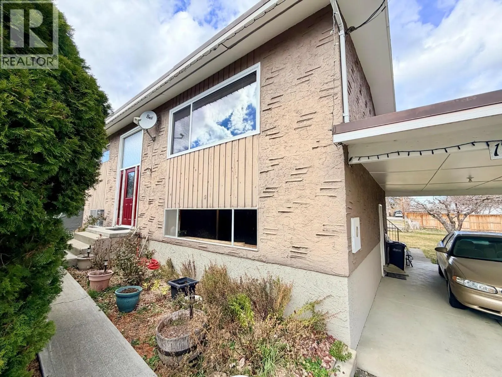 11102 Scott Street. Summerland, British Columbia