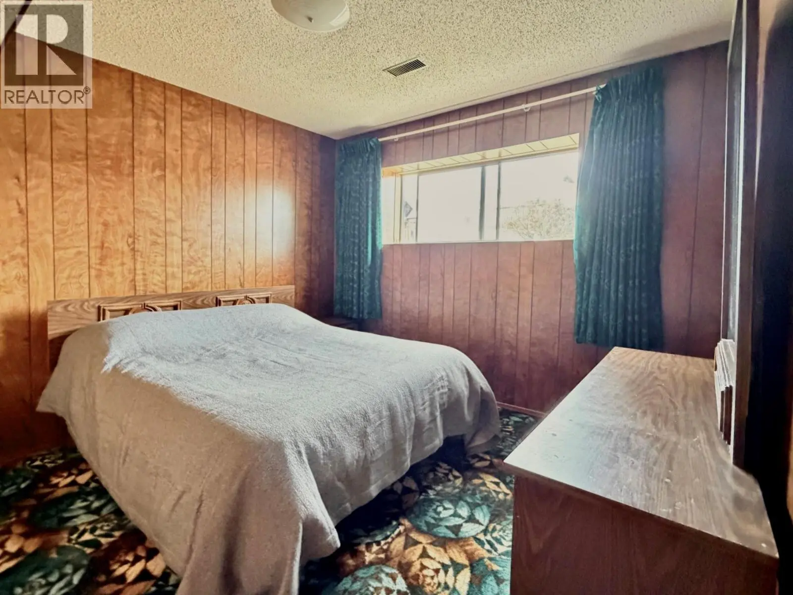11102 Scott Street. Summerland, British Columbia