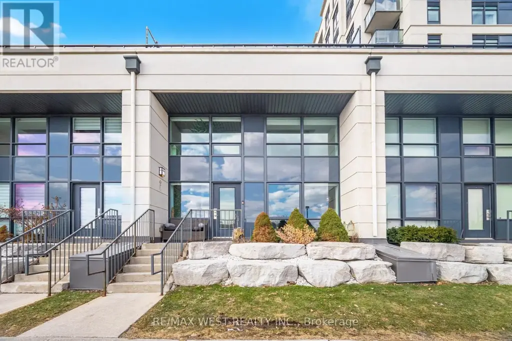 110 - 12 Woodstream Boulevard, Vaughan (Vaughan Grove)