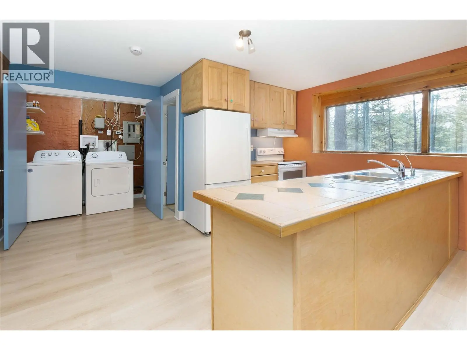 3230 Salmon River Road. Salmon Arm, British Columbia
