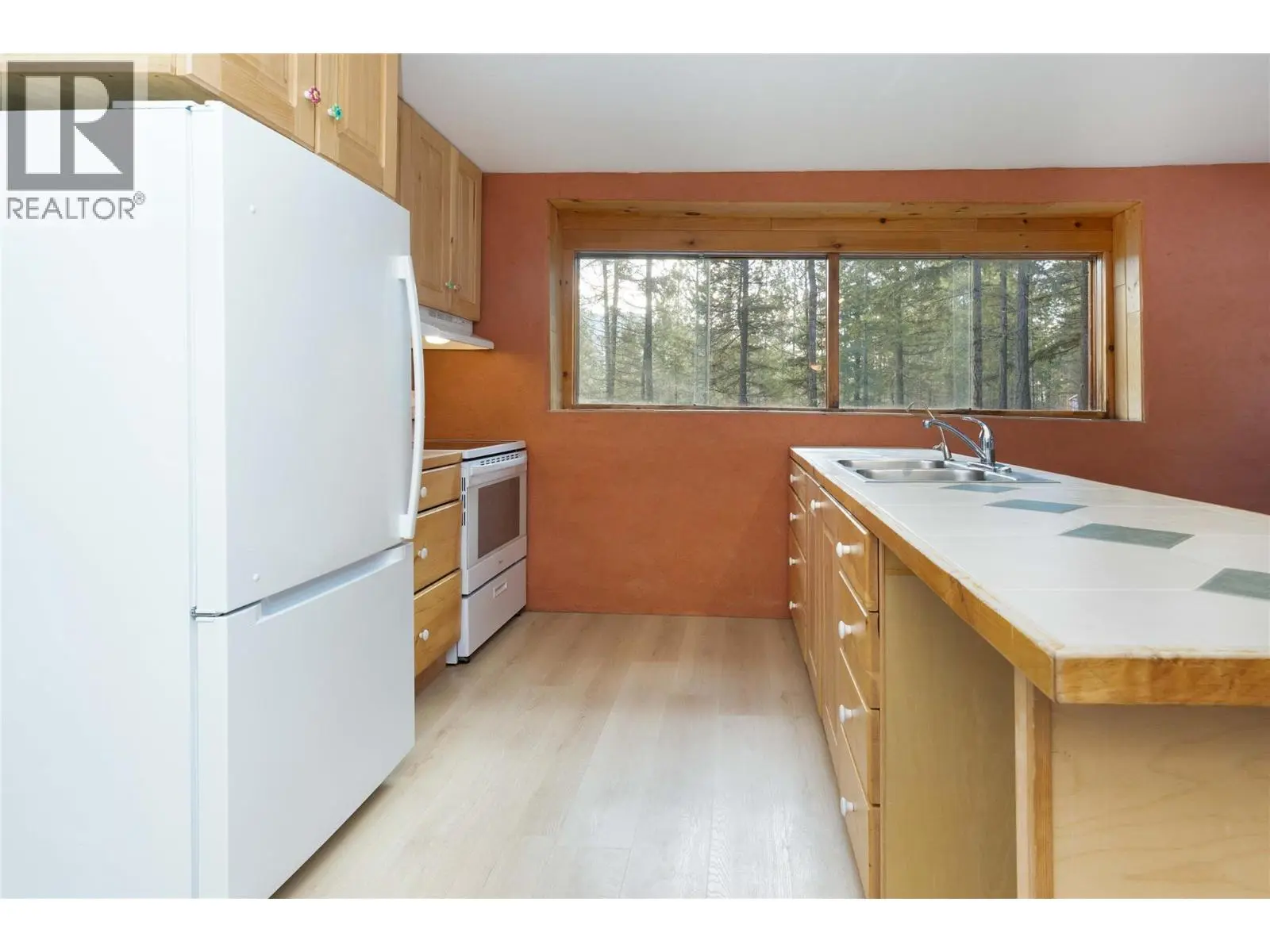 3230 Salmon River Road. Salmon Arm, British Columbia