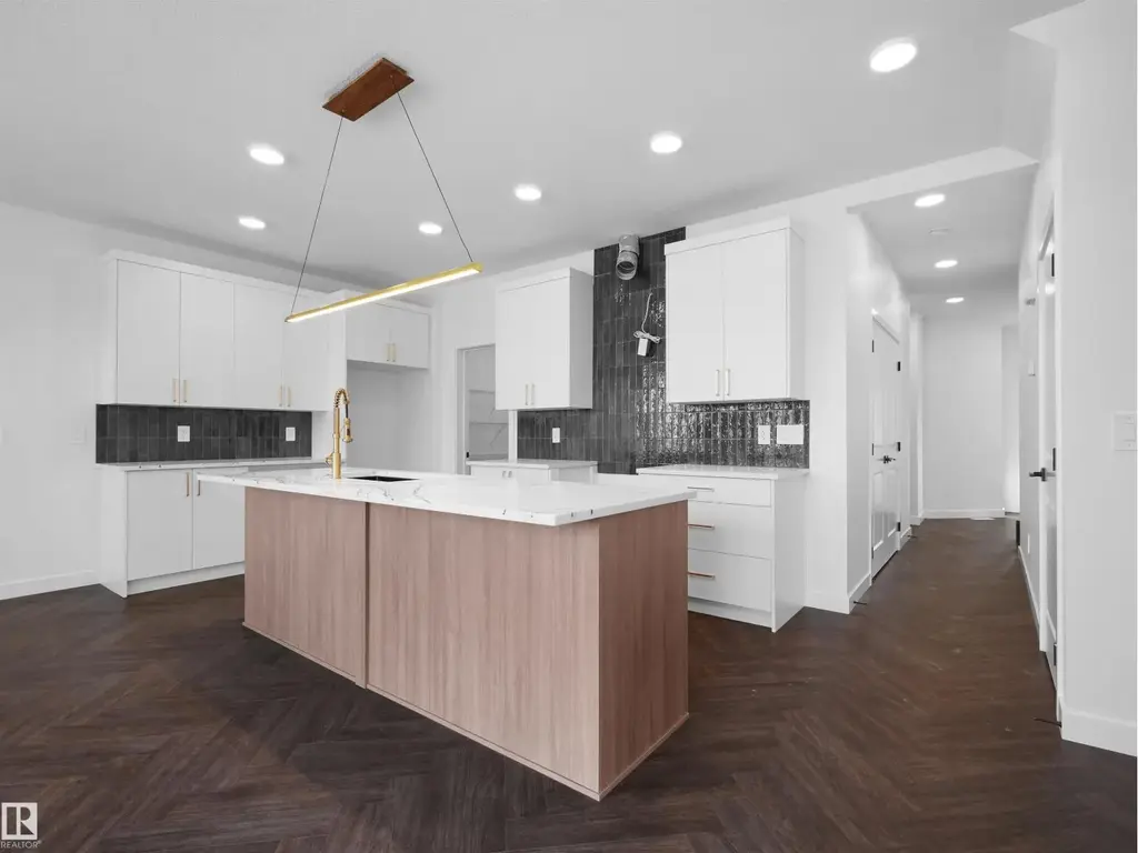 20624 43 Av Nw, Edmonton