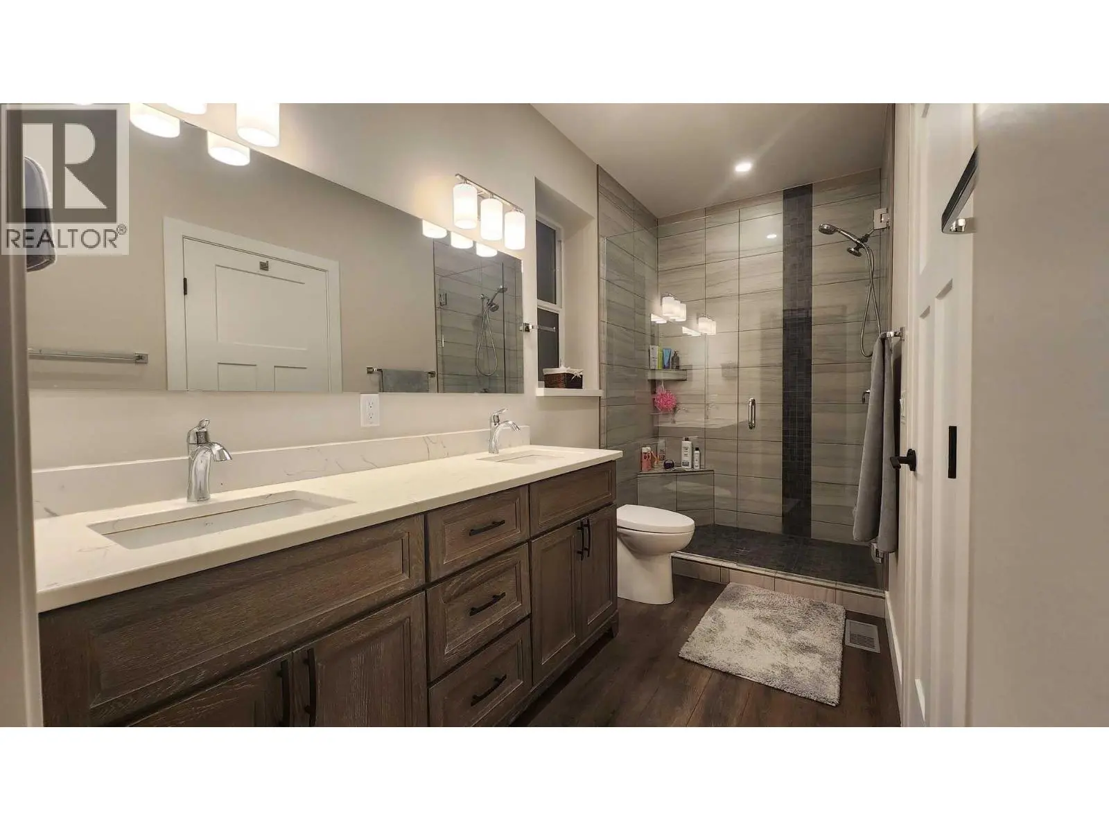 80 15 Avenue Se. Salmon Arm, British Columbia