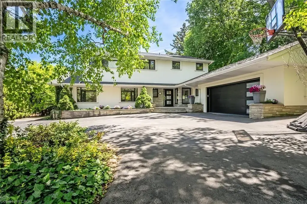624 North Shore Boulevard E, Burlington