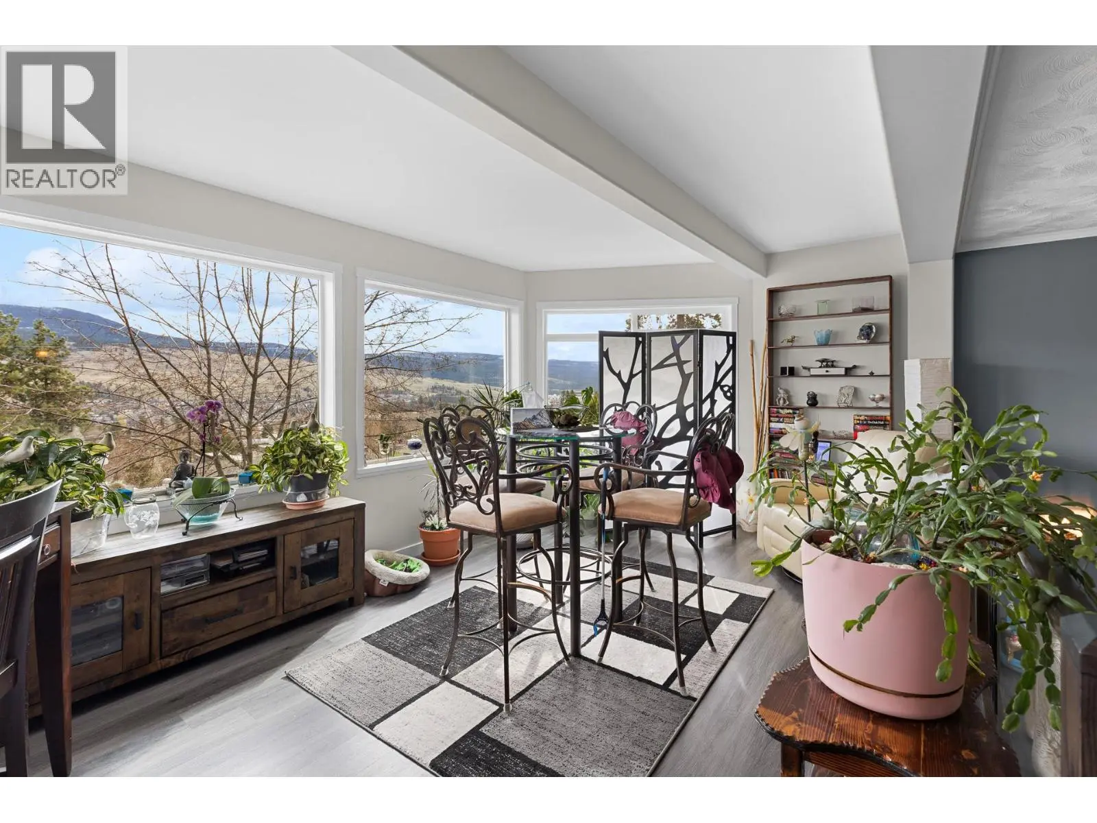 11210 Bond Road. Lake Country, British Columbia