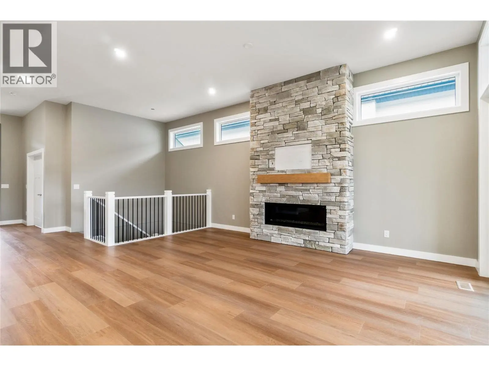 1905 35 Street Ne. Salmon Arm, British Columbia