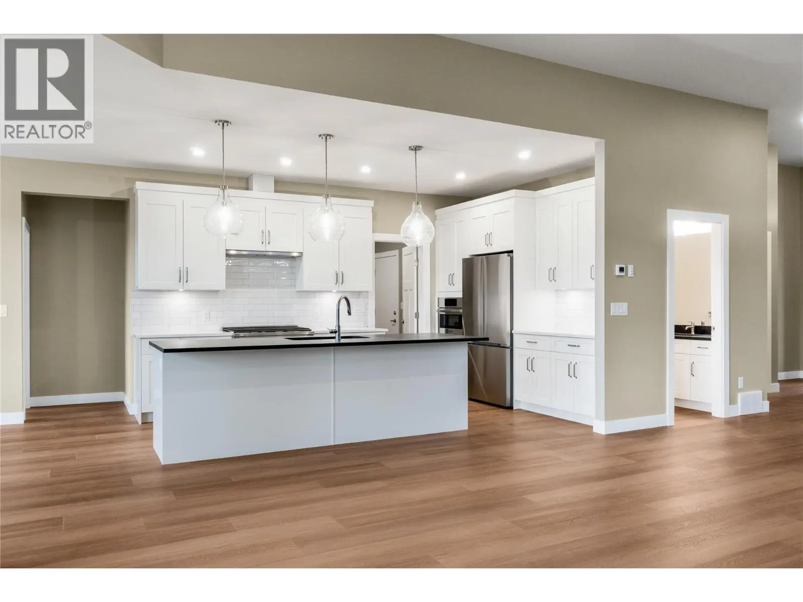 1905 35 Street Ne. Salmon Arm, British Columbia