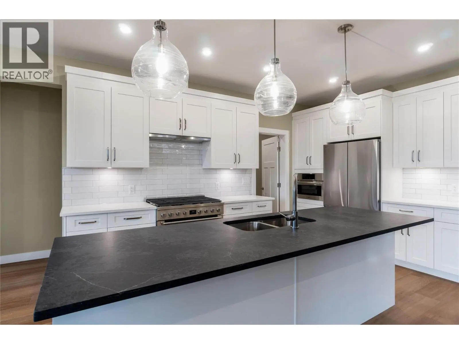 1905 35 Street Ne. Salmon Arm, British Columbia
