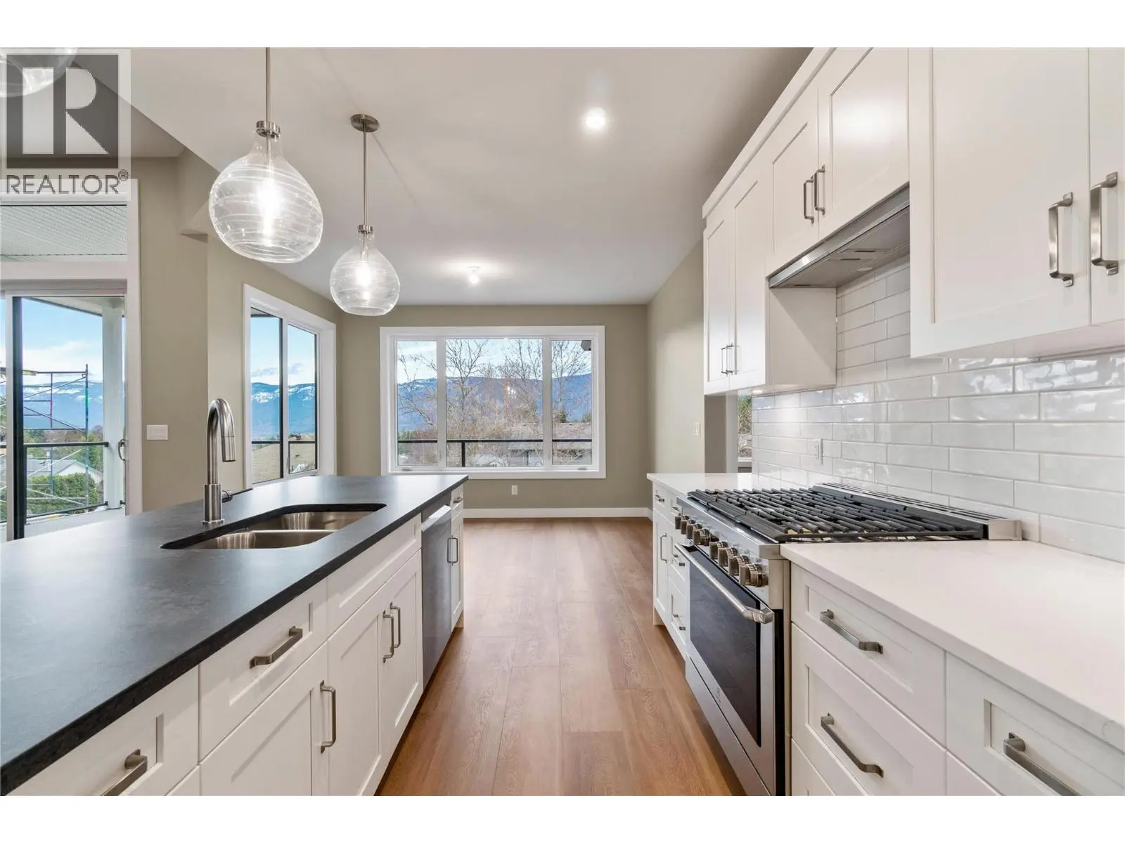 1905 35 Street Ne. Salmon Arm, British Columbia