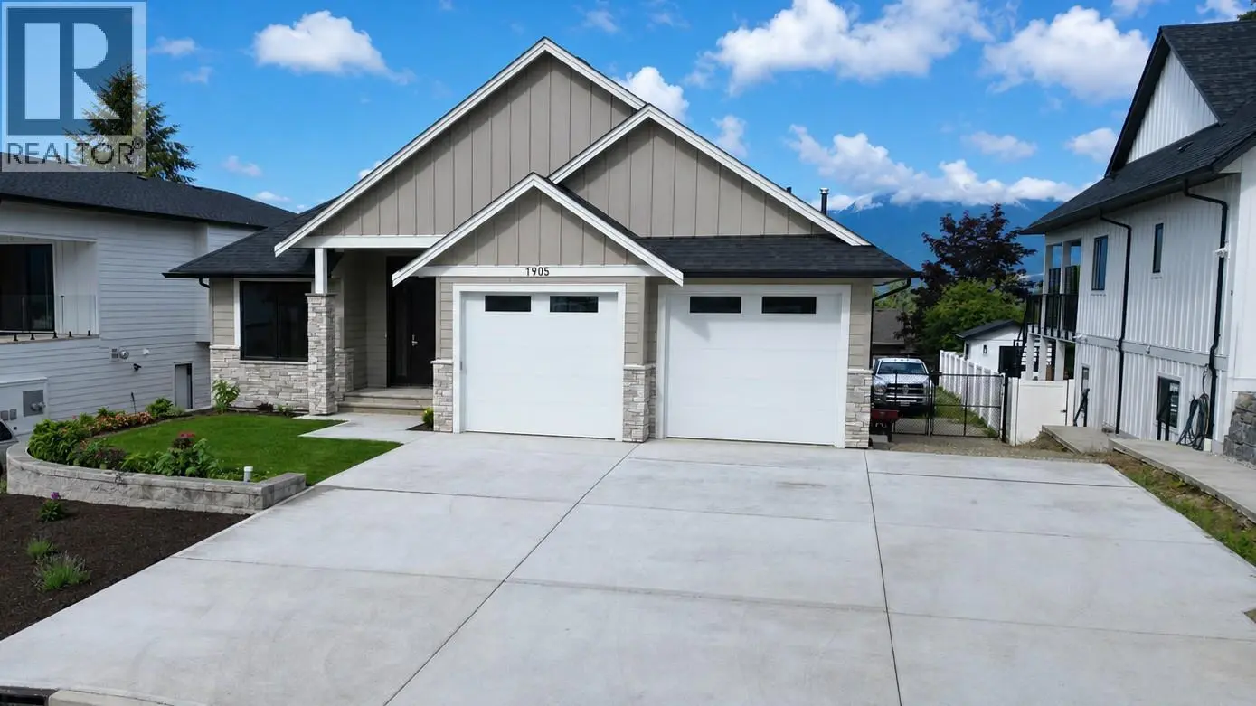 1905 35 Street Ne. Salmon Arm, British Columbia