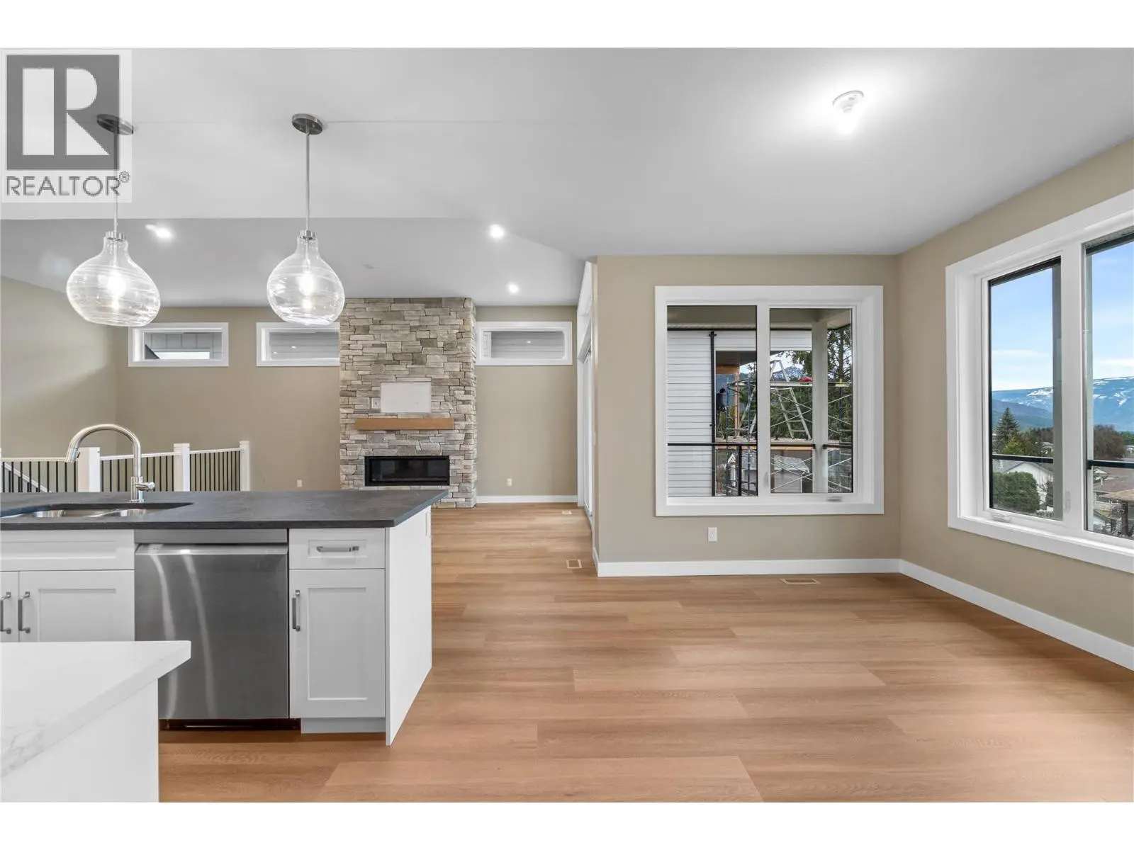 1905 35 Street Ne. Salmon Arm, British Columbia