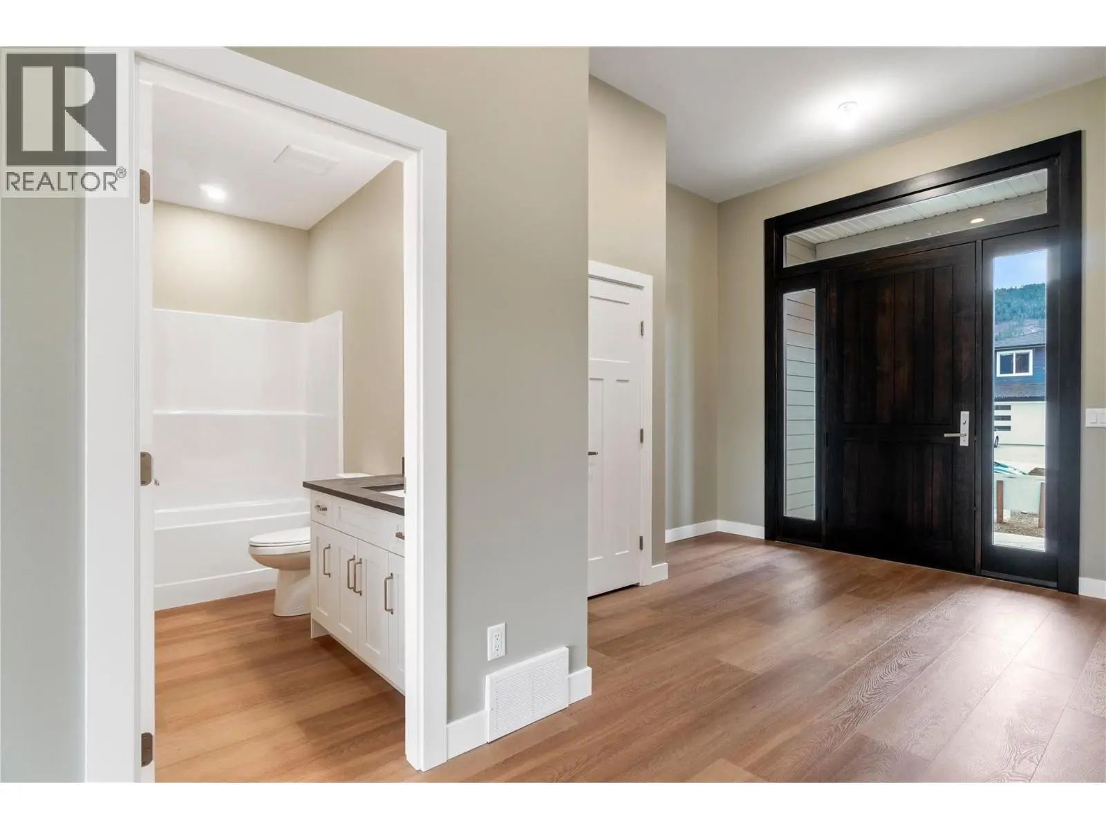 1905 35 Street Ne. Salmon Arm, British Columbia