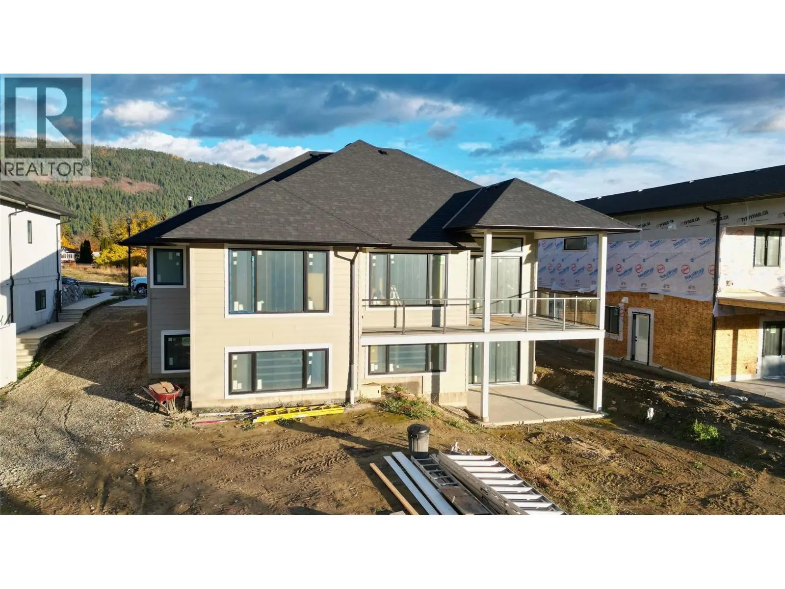1905 35 Street Ne. Salmon Arm, British Columbia