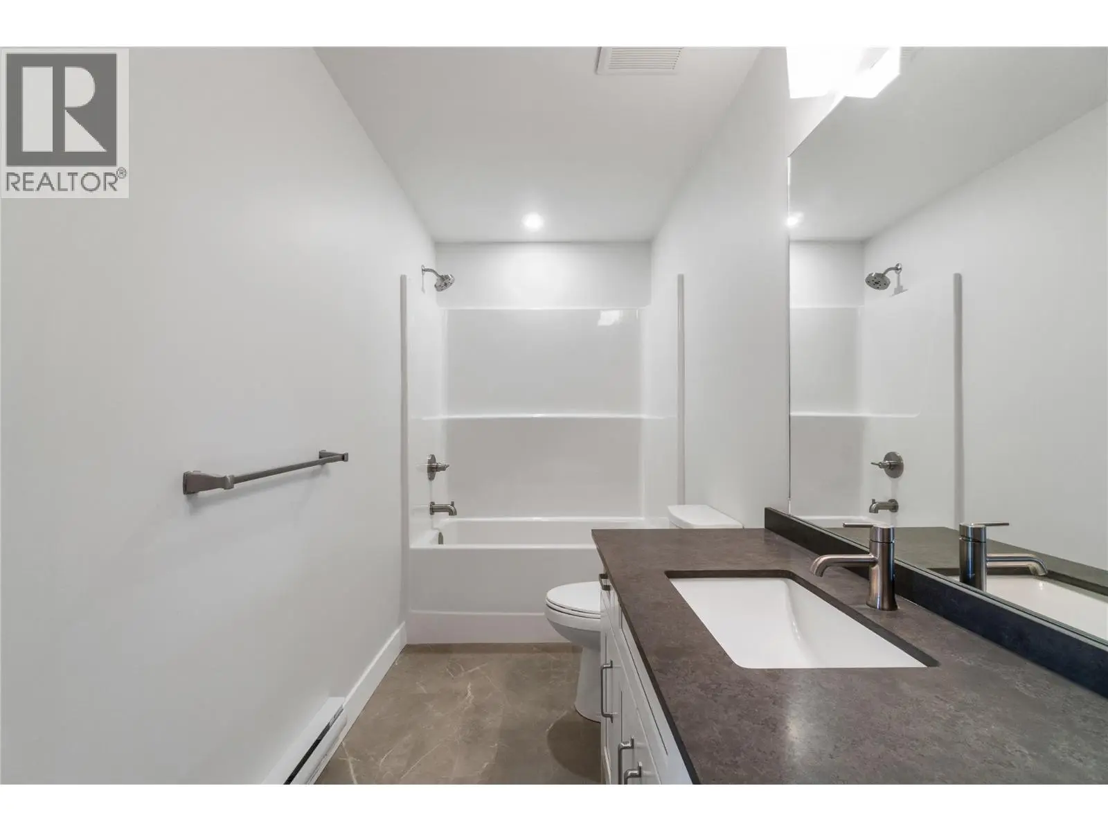 1905 35 Street Ne. Salmon Arm, British Columbia