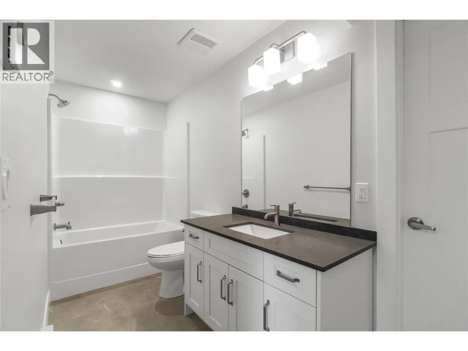 1905 35 Street Ne. Salmon Arm, British Columbia