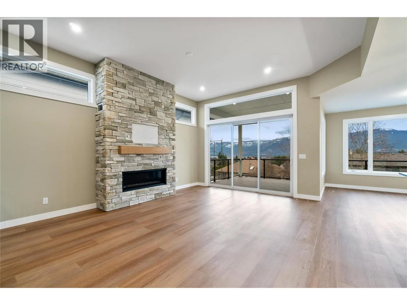 1905 35 Street Ne. Salmon Arm, British Columbia
