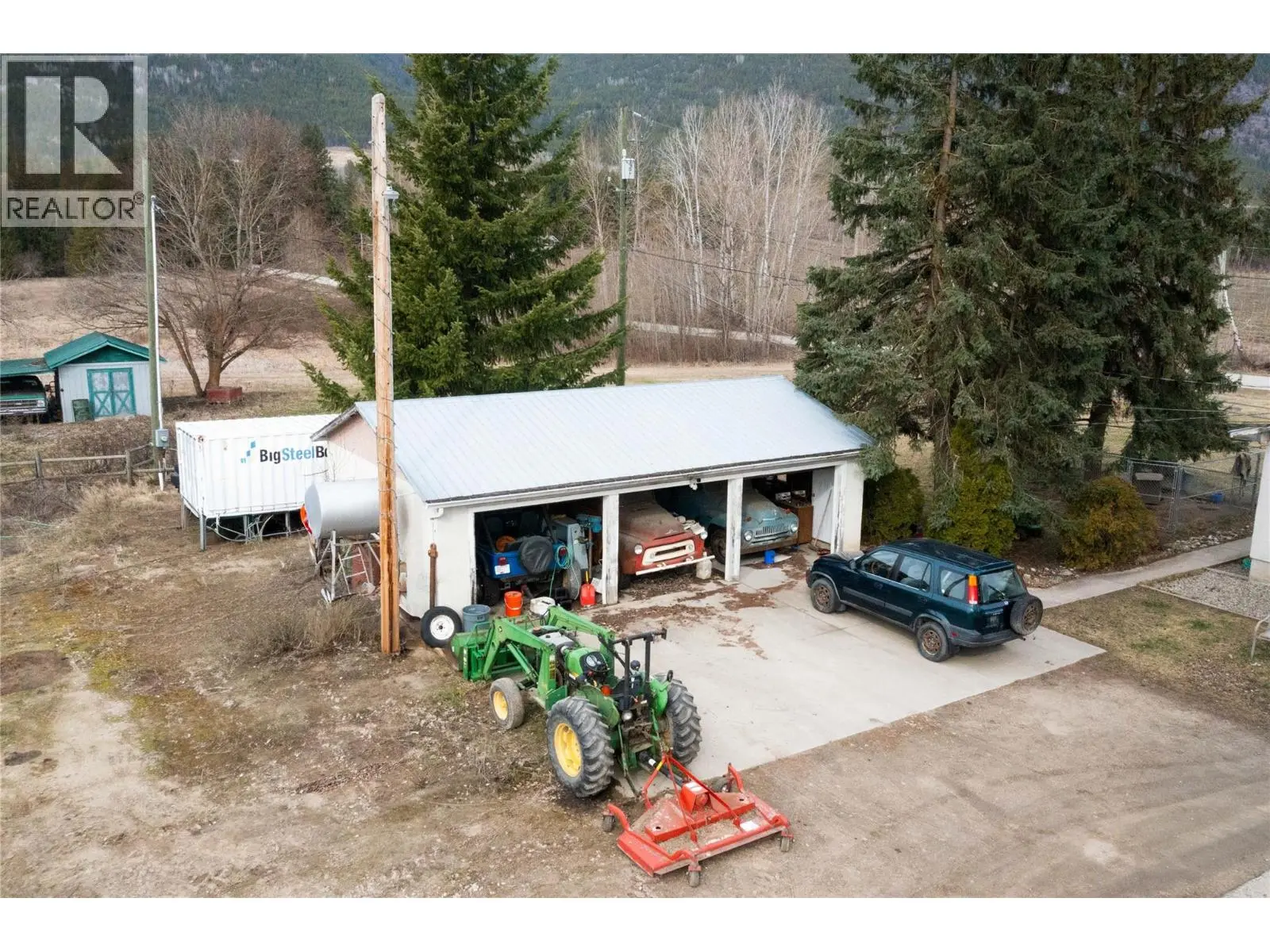 5311 30 Avenue Nw. Salmon Arm, British Columbia