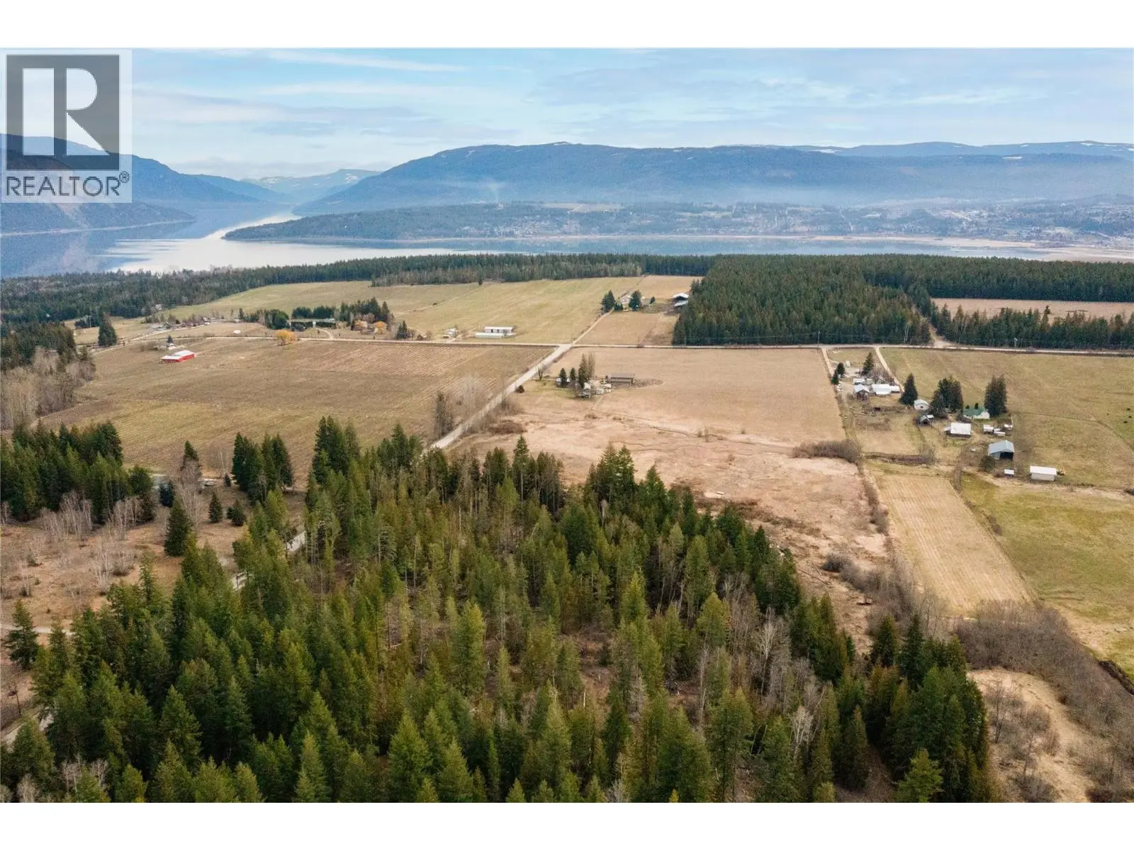 5311 30 Avenue Nw. Salmon Arm, British Columbia