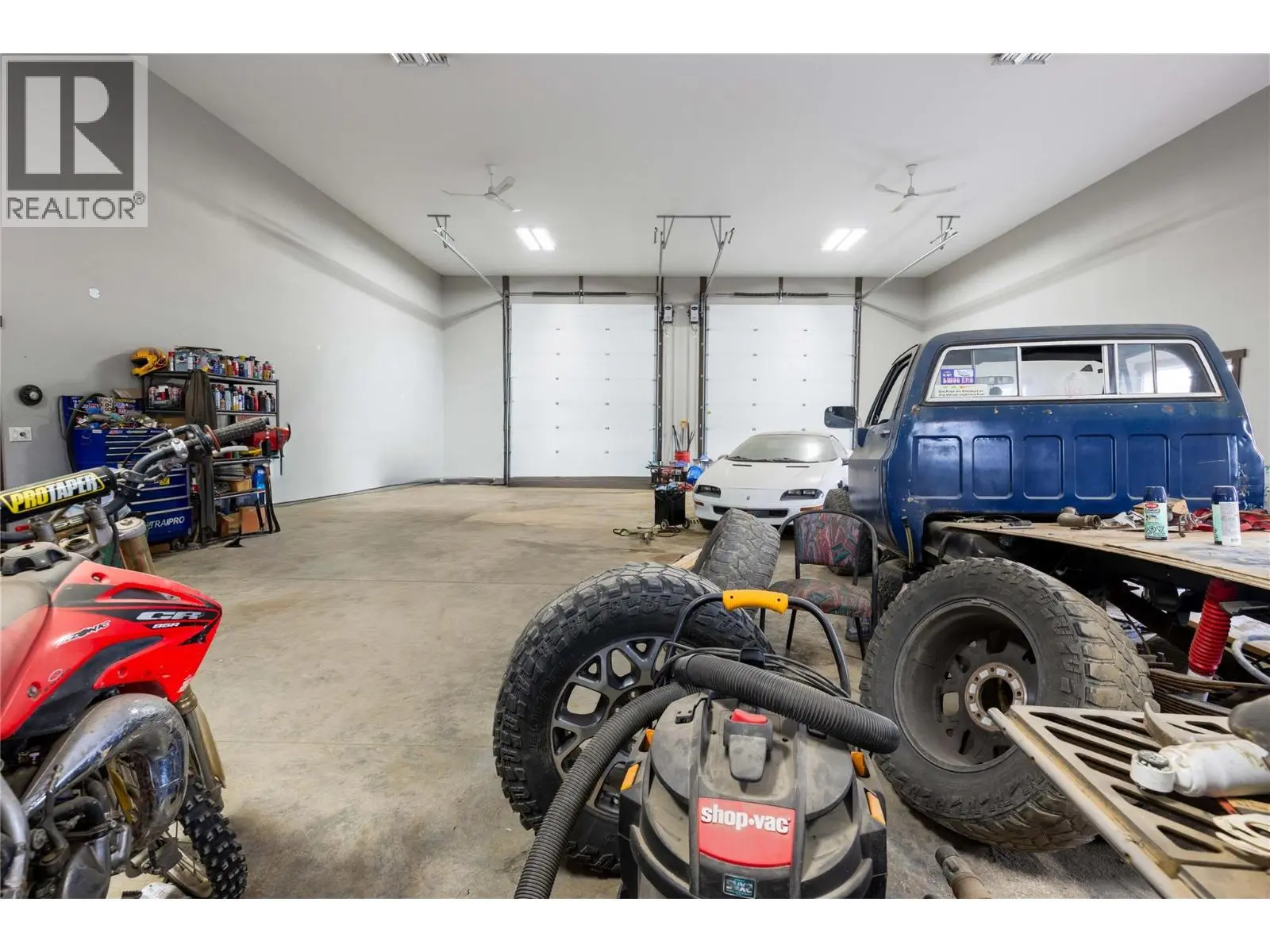 5311 30 Avenue Nw. Salmon Arm, British Columbia