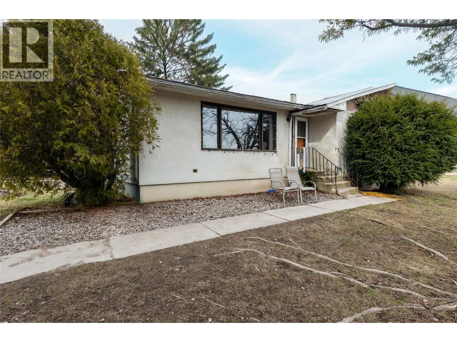 5311 30 Avenue Nw. Salmon Arm, British Columbia