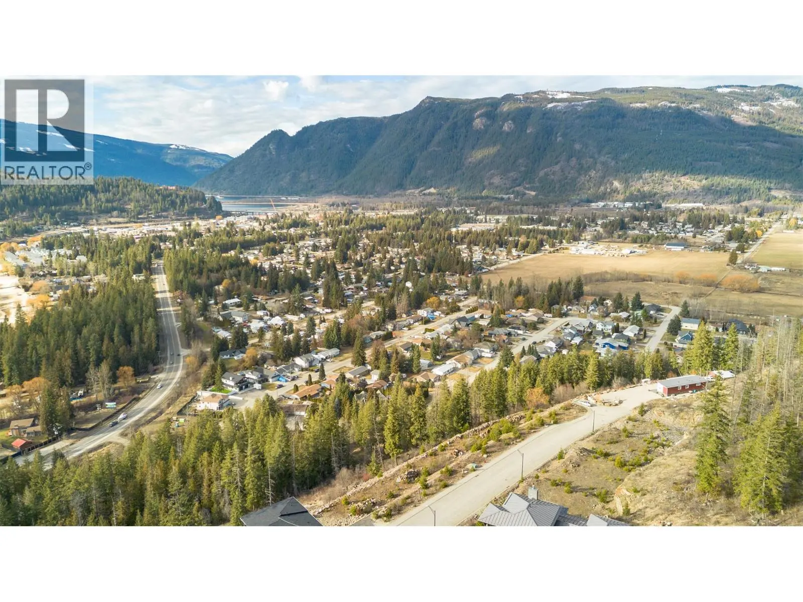 282 Bayview Drive. Sicamous, British Columbia