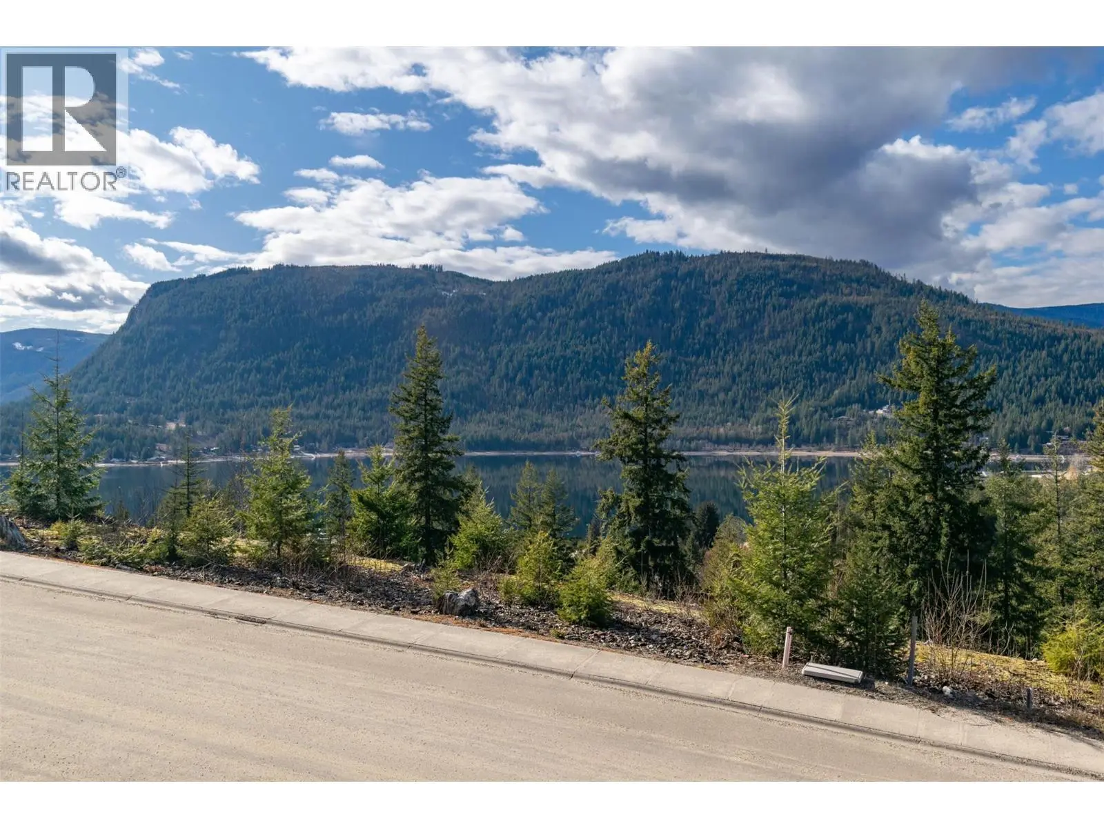 282 Bayview Drive. Sicamous, British Columbia