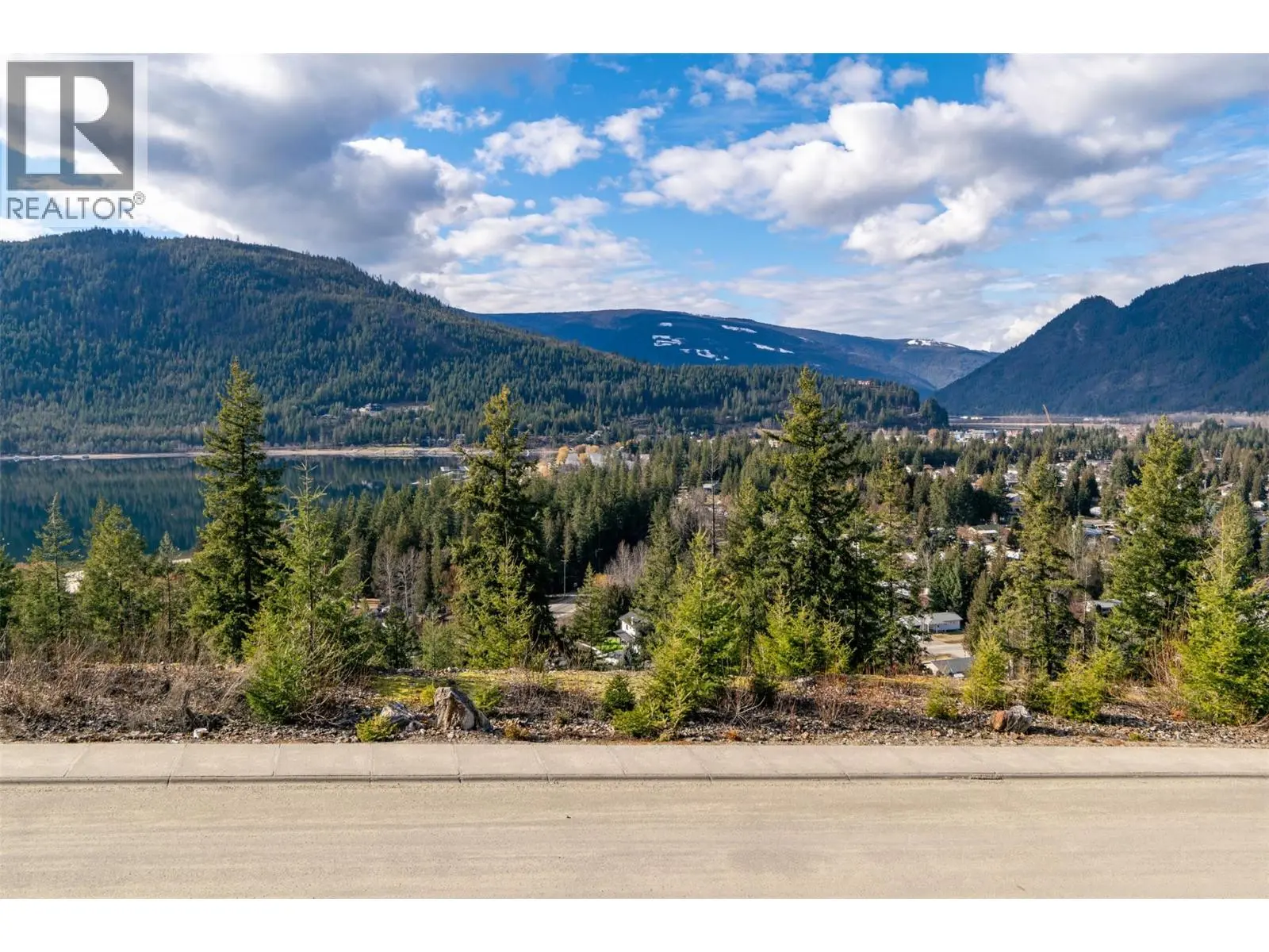 282 Bayview Drive. Sicamous, British Columbia