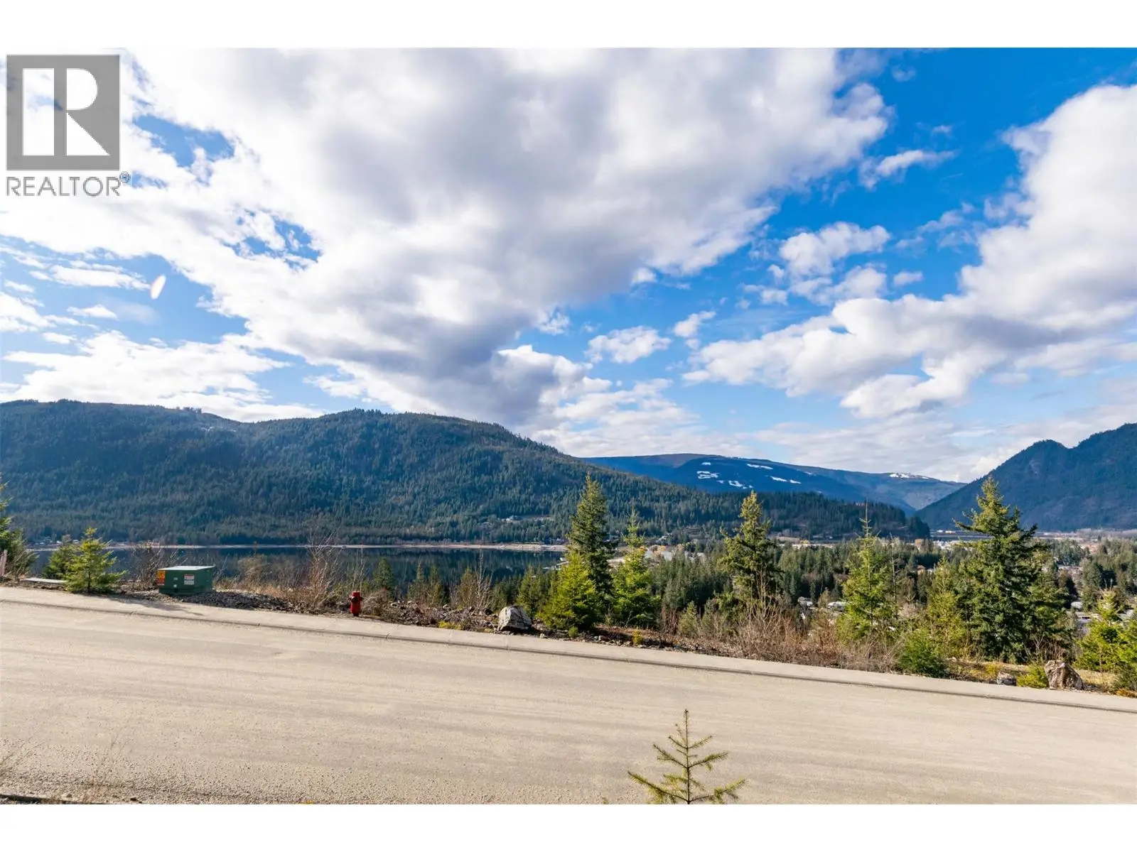 282 Bayview Drive. Sicamous, British Columbia