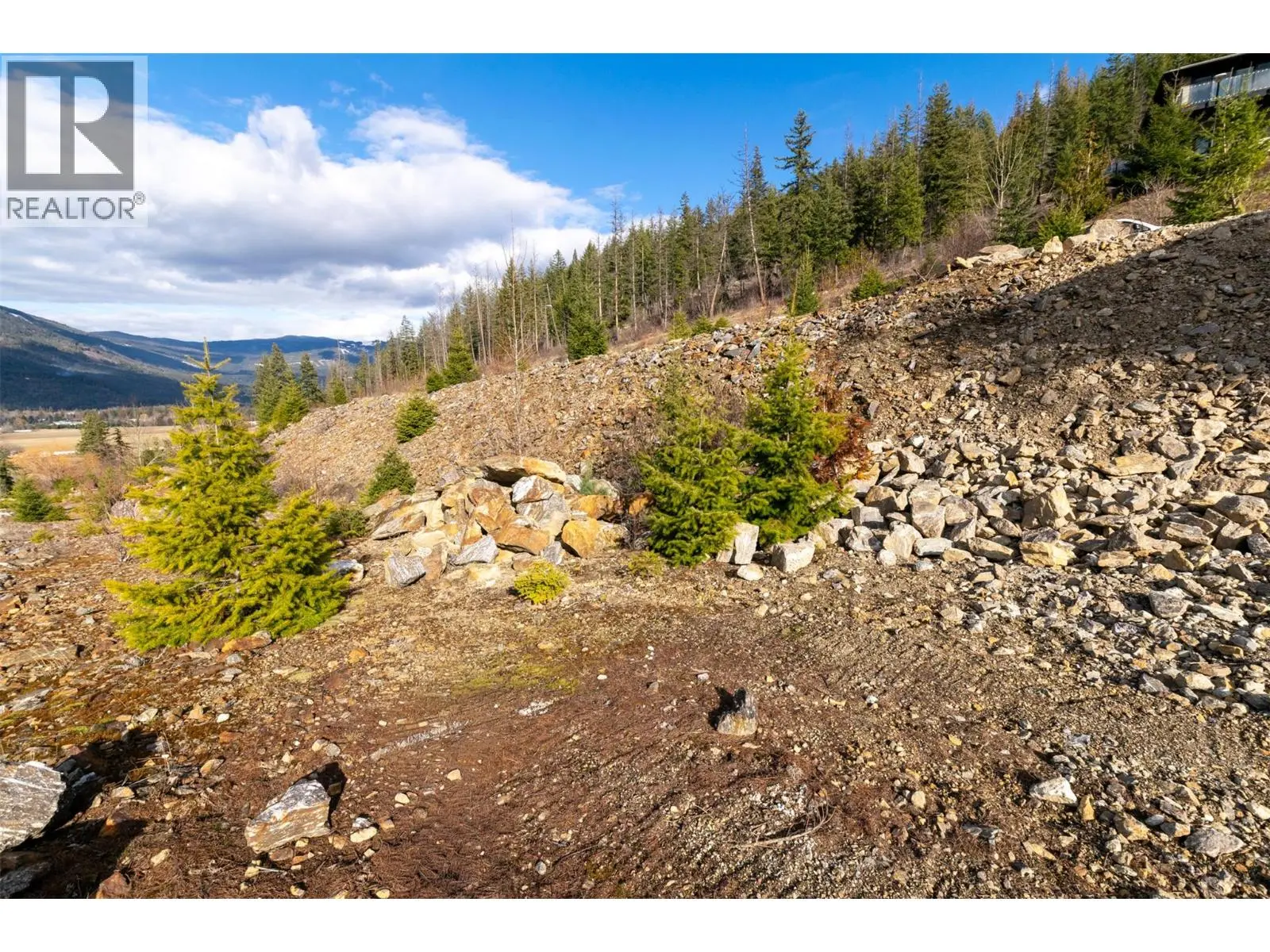 282 Bayview Drive. Sicamous, British Columbia