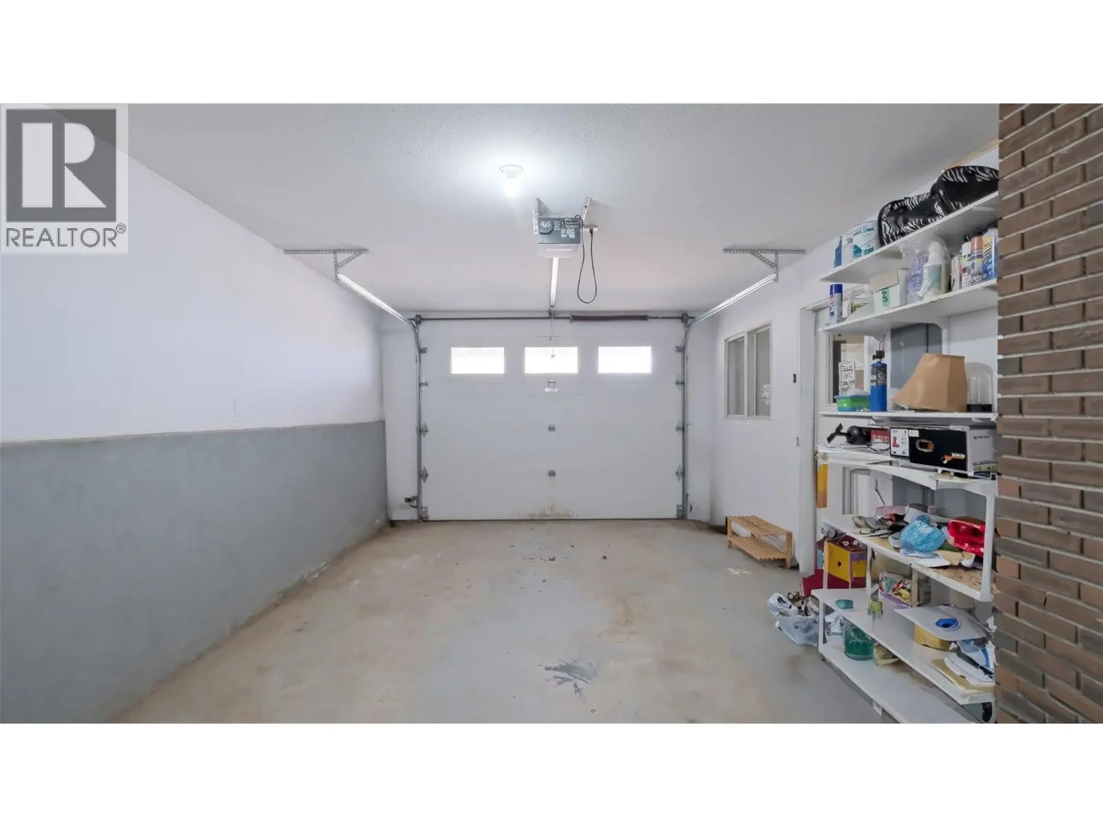 5711 White Street. Summerland, British Columbia
