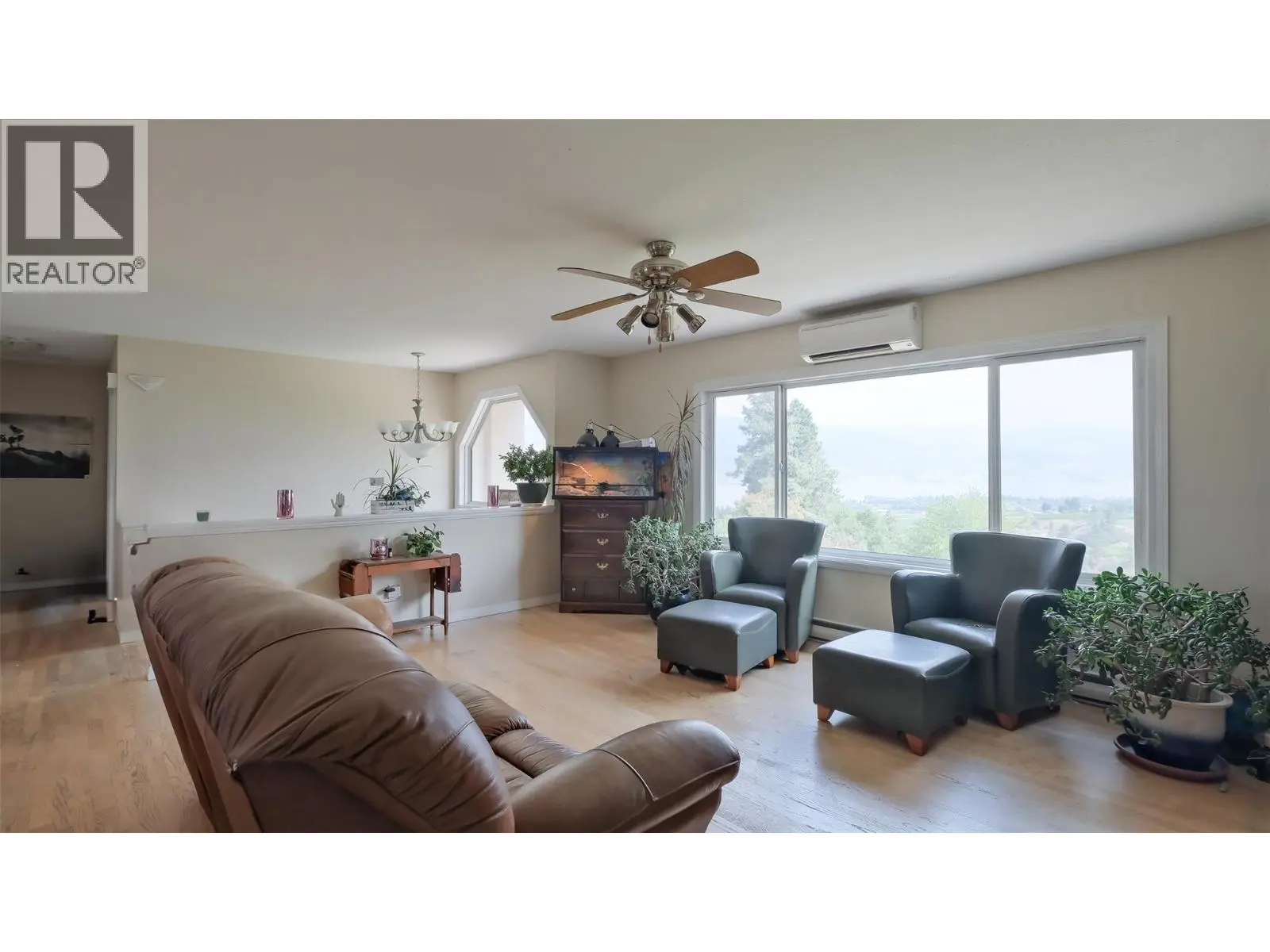 5711 White Street. Summerland, British Columbia