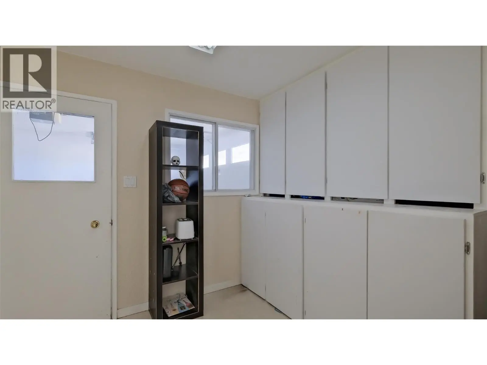 5711 White Street. Summerland, British Columbia