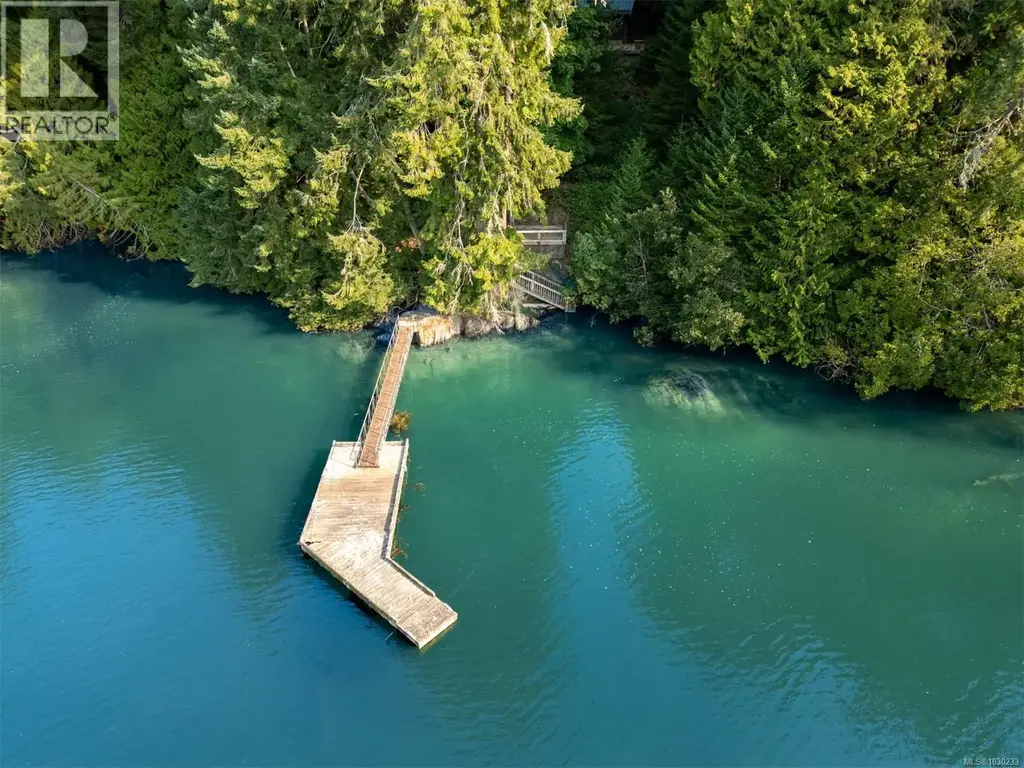 8807 Ainslie Point Rd, Pender Island
