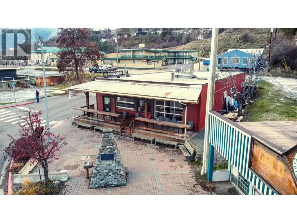 77 8th Avenue, Lillooet
