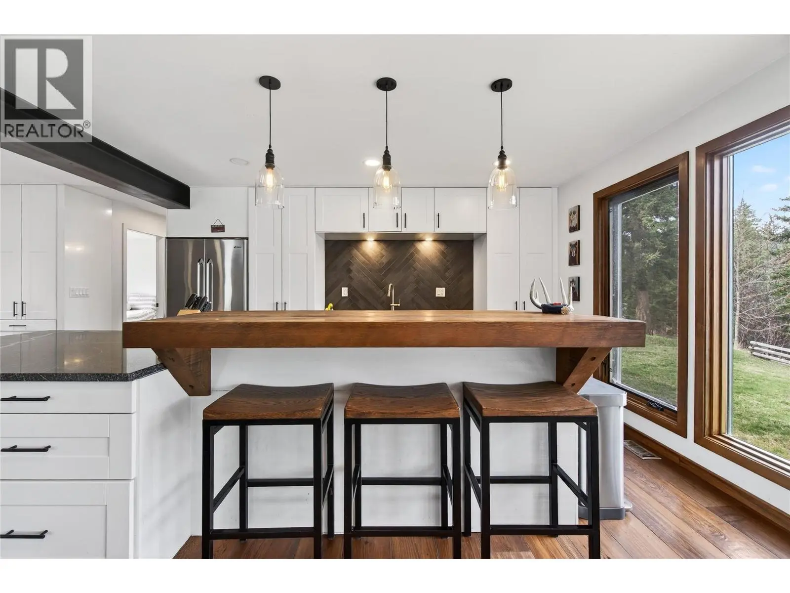 1040 Old Auto Road Se. Salmon Arm, British Columbia