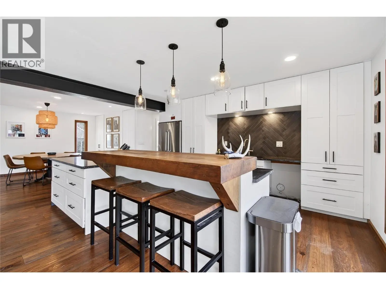 1040 Old Auto Road Se. Salmon Arm, British Columbia