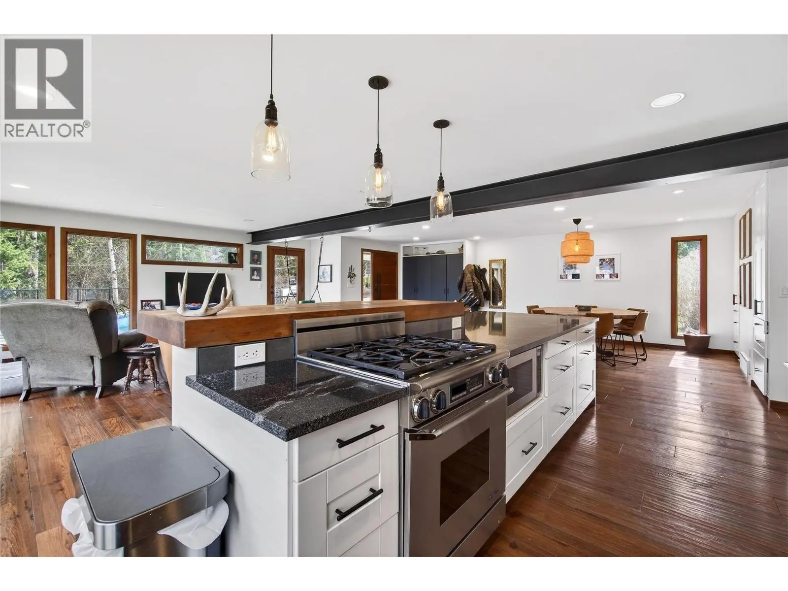 1040 Old Auto Road Se. Salmon Arm, British Columbia