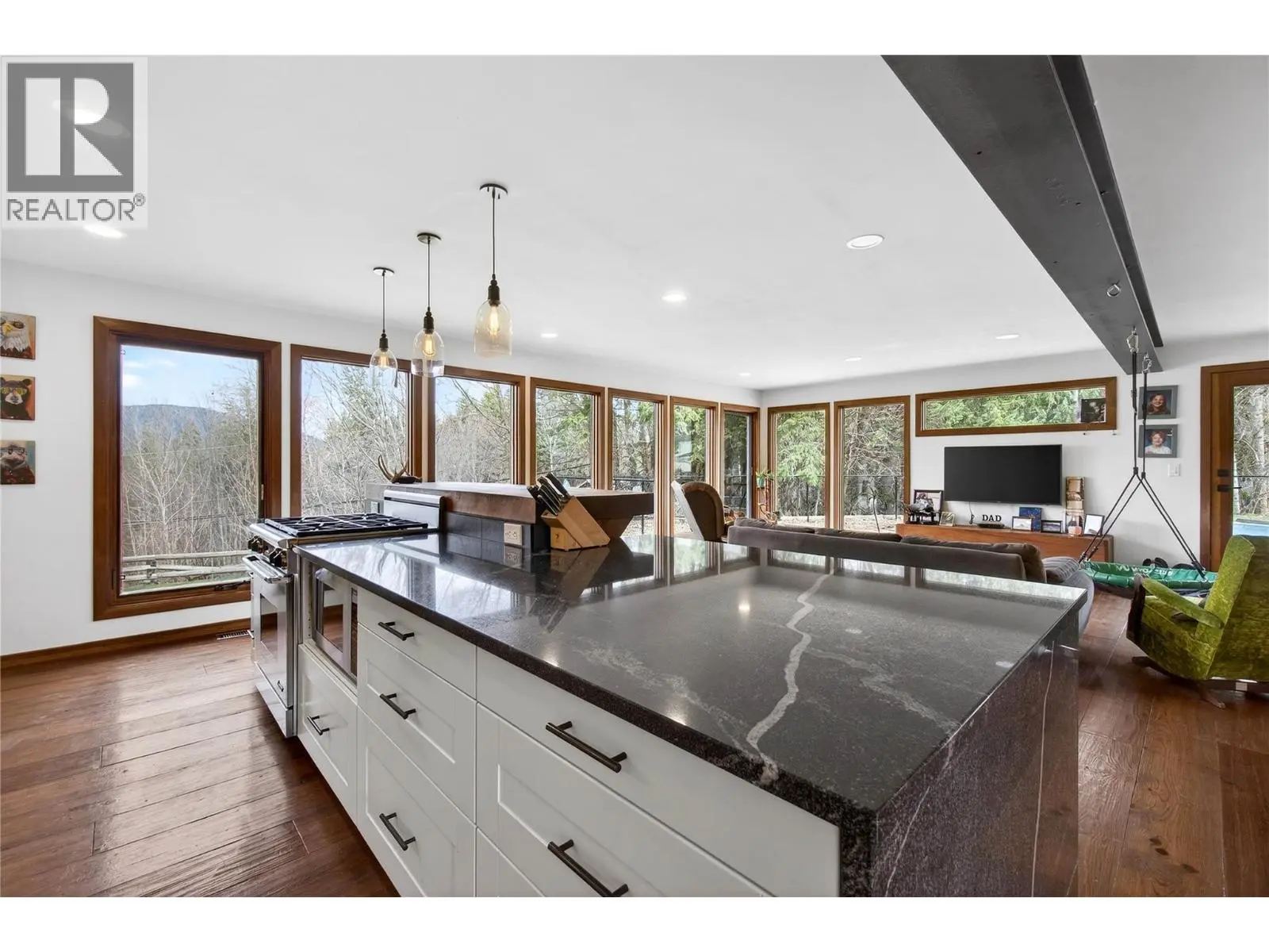 1040 Old Auto Road Se. Salmon Arm, British Columbia
