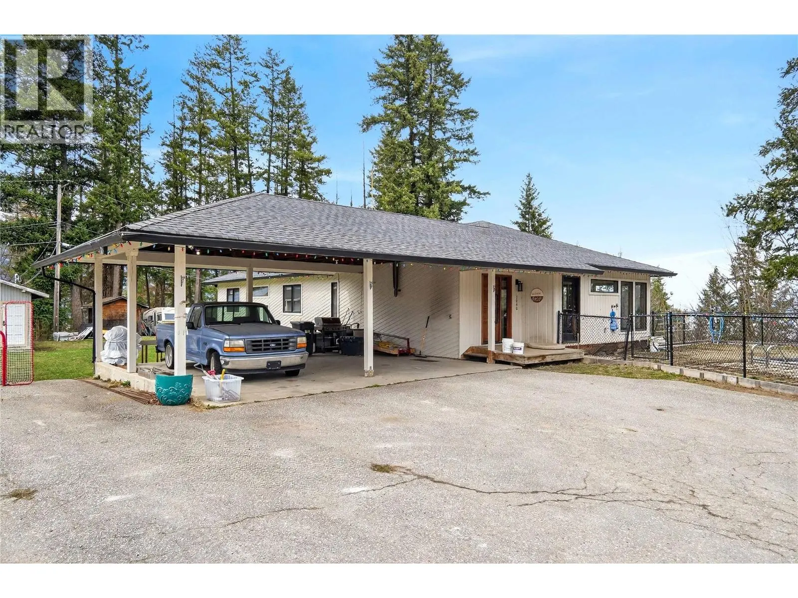 1040 Old Auto Road Se. Salmon Arm, British Columbia