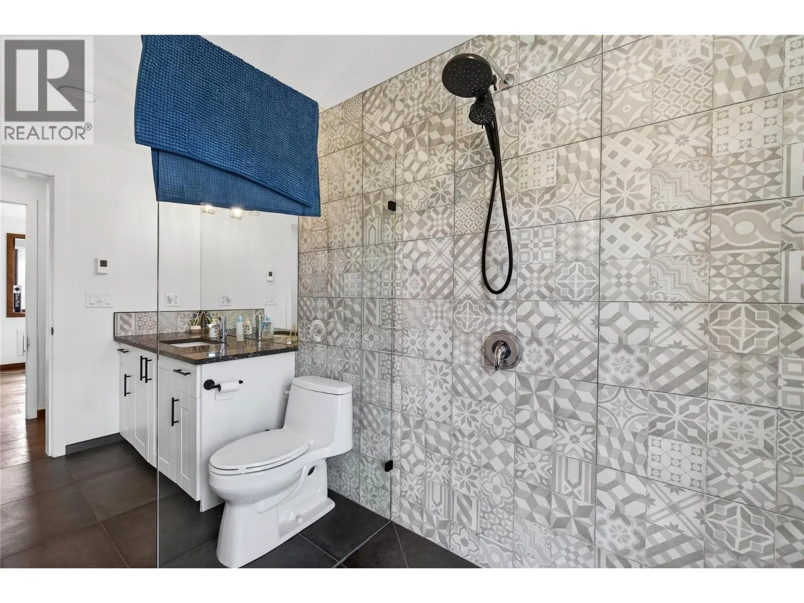 1040 Old Auto Road Se. Salmon Arm, British Columbia