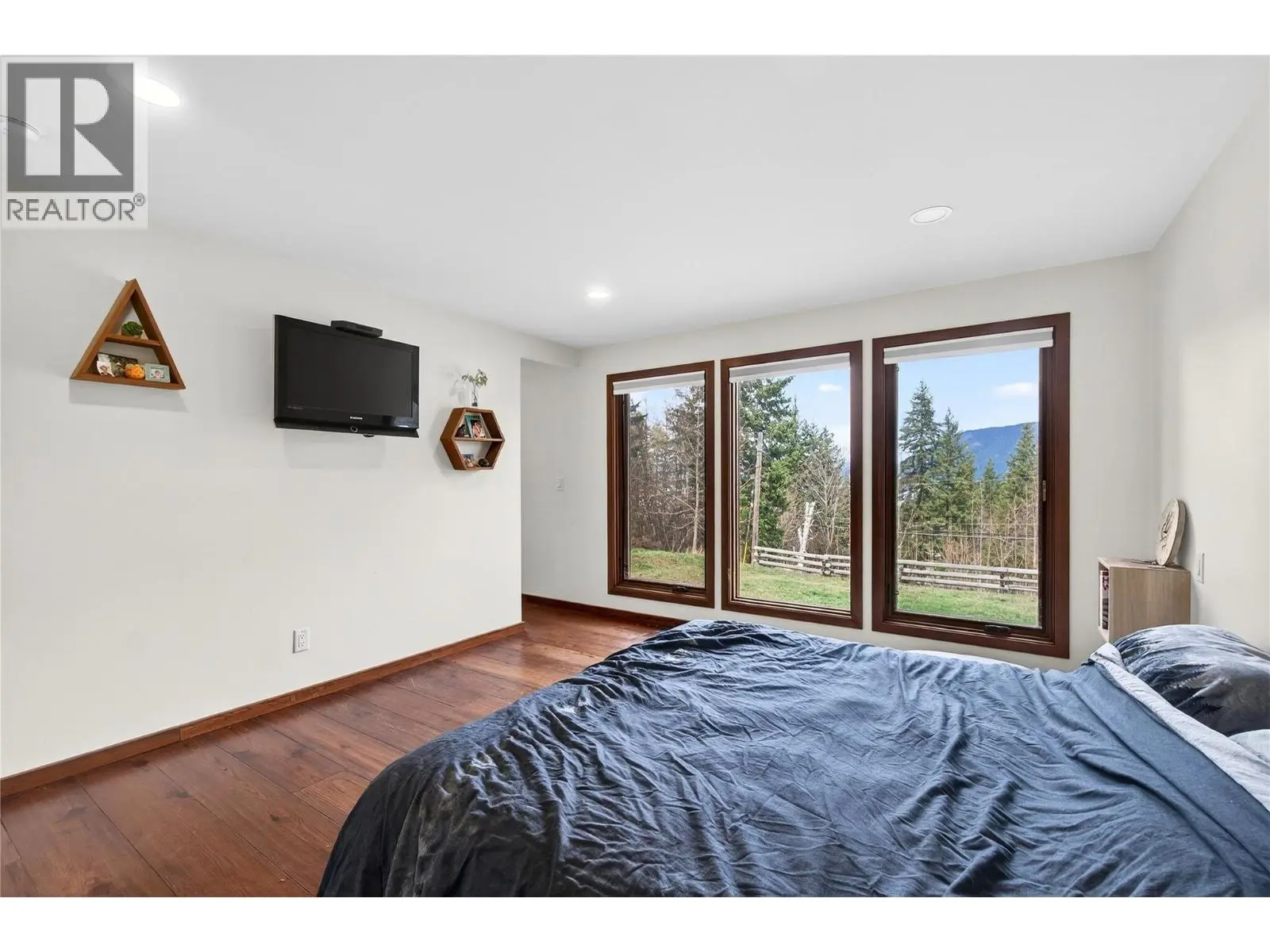 1040 Old Auto Road Se. Salmon Arm, British Columbia