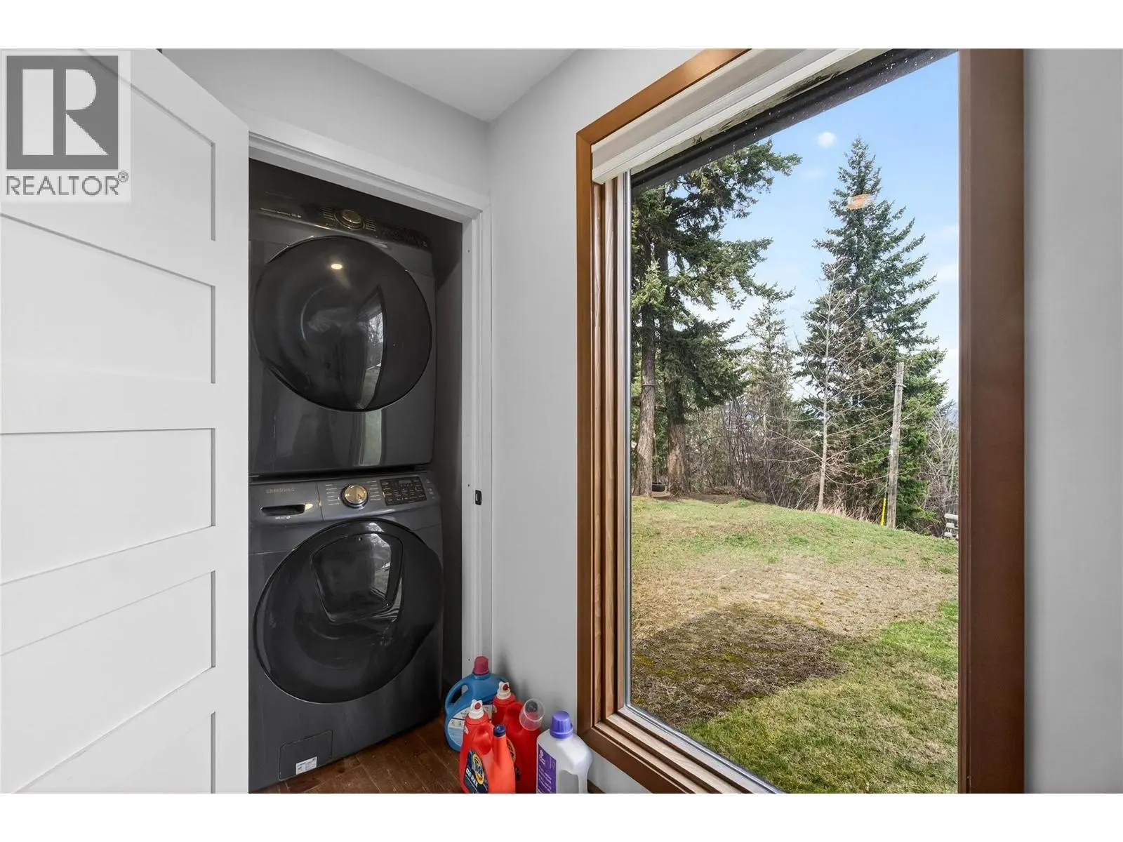 1040 Old Auto Road Se. Salmon Arm, British Columbia
