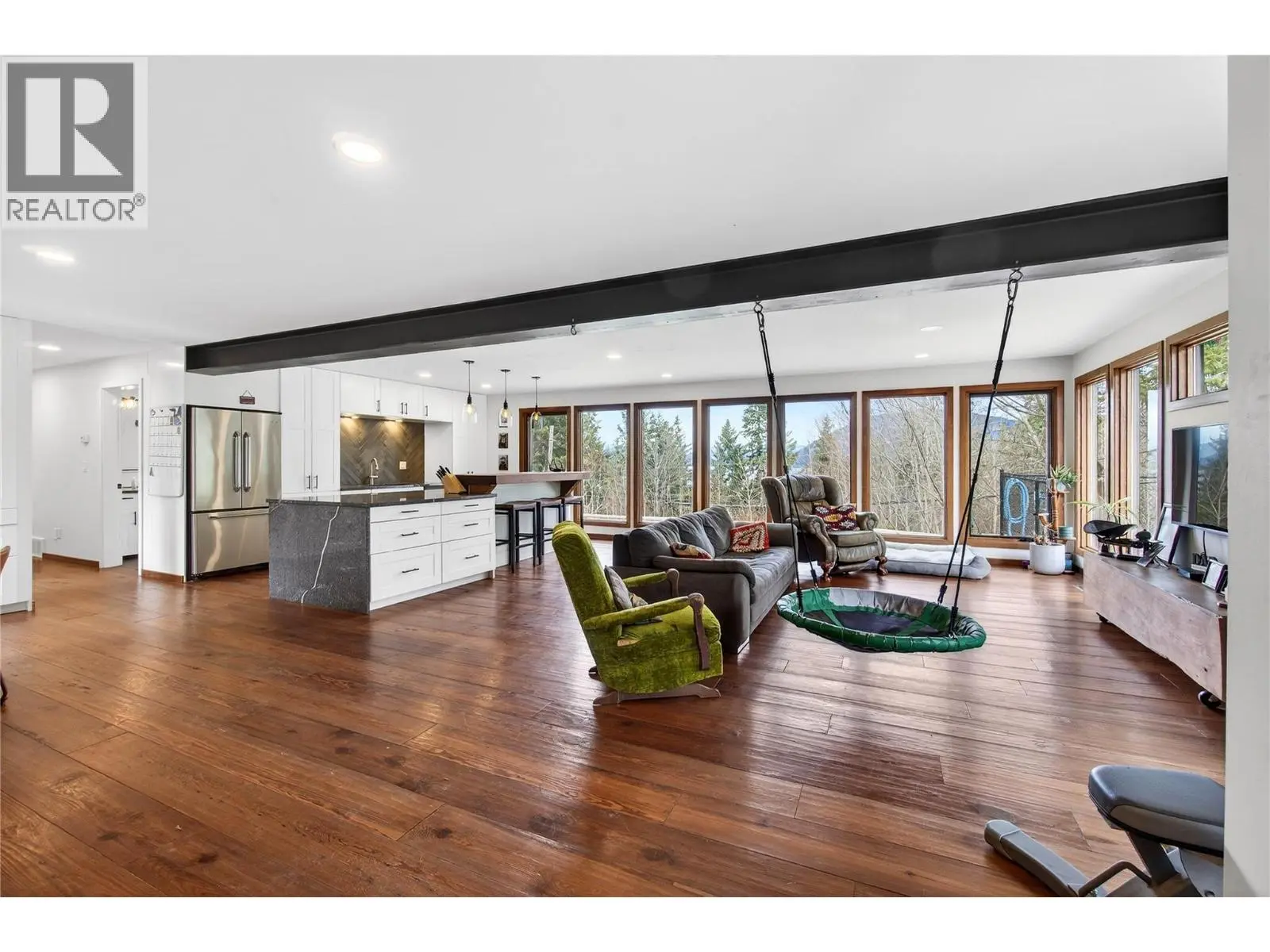 1040 Old Auto Road Se. Salmon Arm, British Columbia