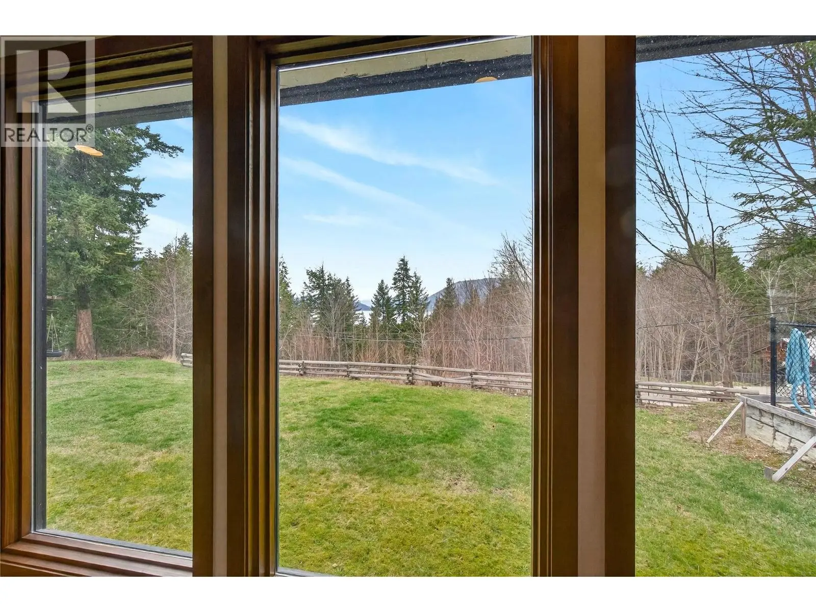 1040 Old Auto Road Se. Salmon Arm, British Columbia