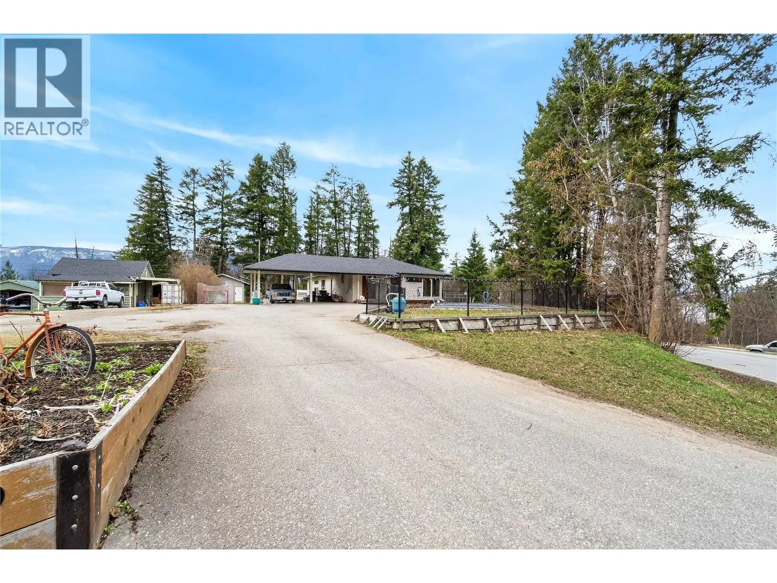 1040 Old Auto Road Se. Salmon Arm, British Columbia