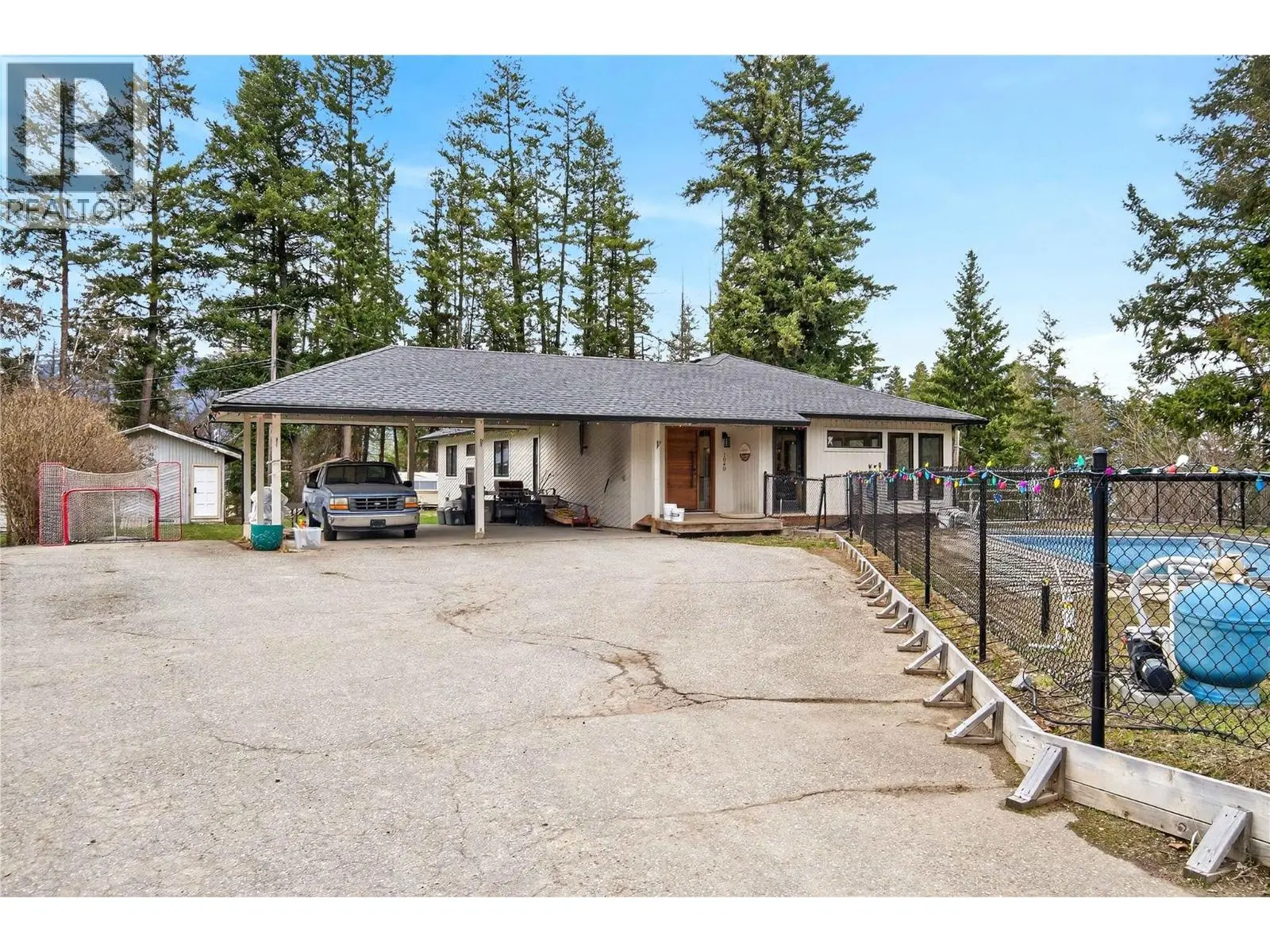 1040 Old Auto Road Se. Salmon Arm, British Columbia