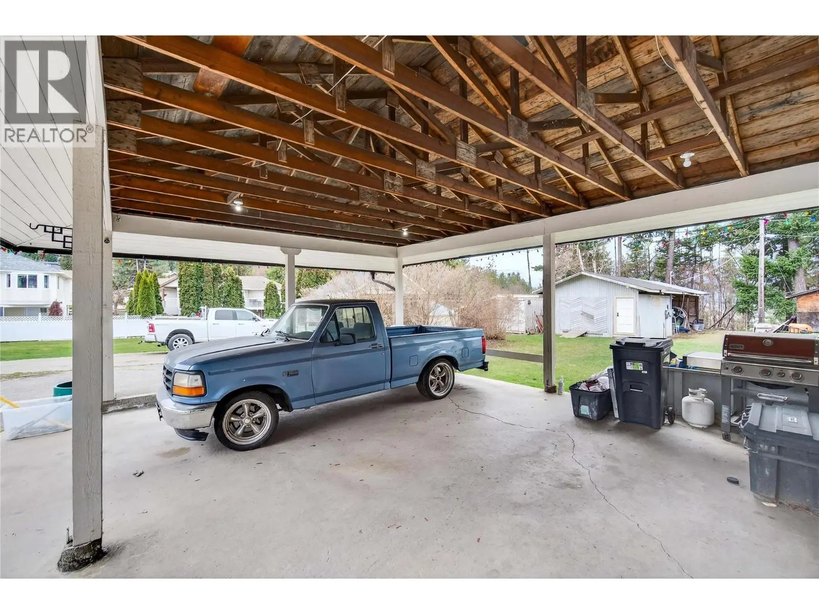 1040 Old Auto Road Se. Salmon Arm, British Columbia